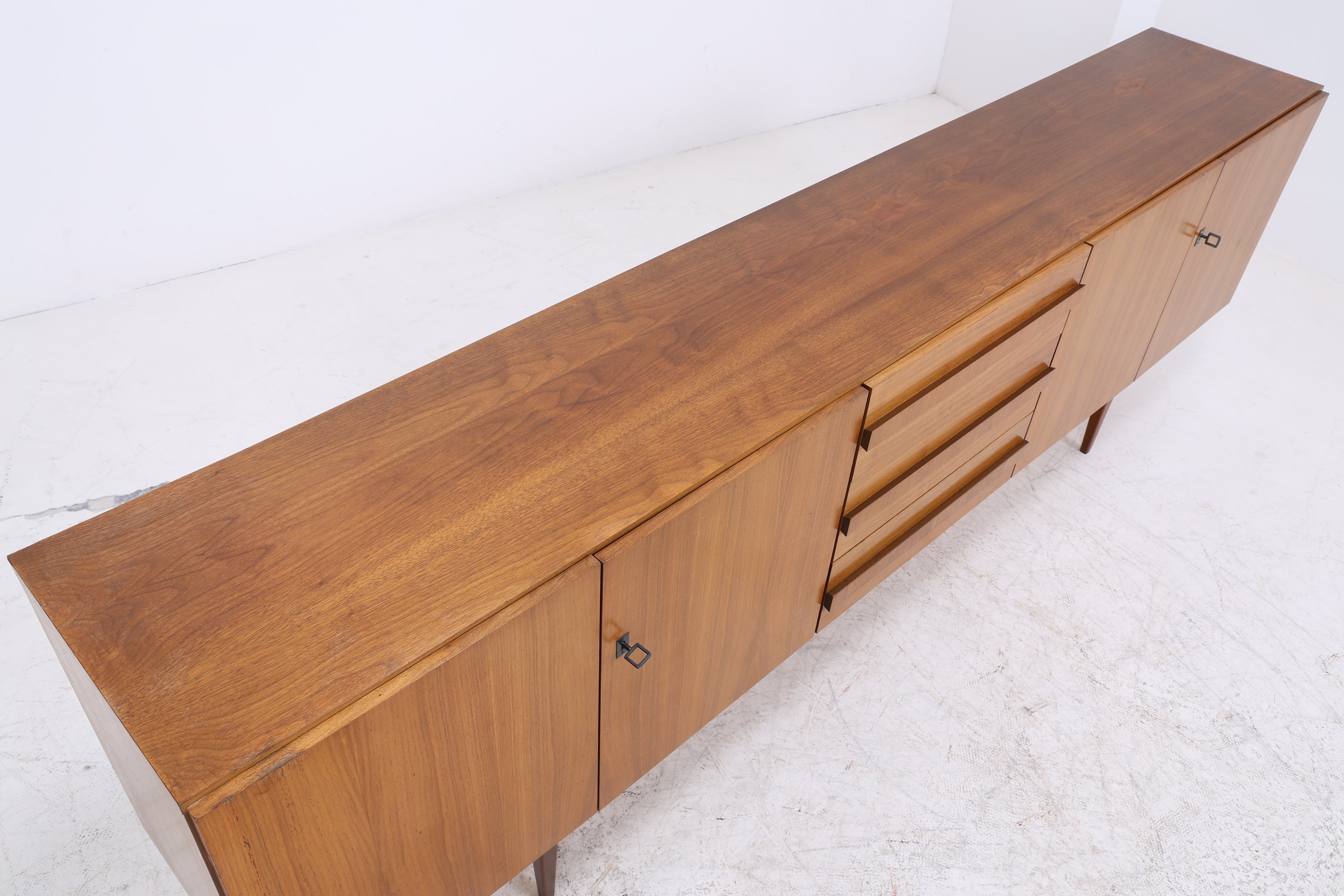 Vintage Nussbaum Sideboard | Mid Century Anrichte | 1960er Jahre