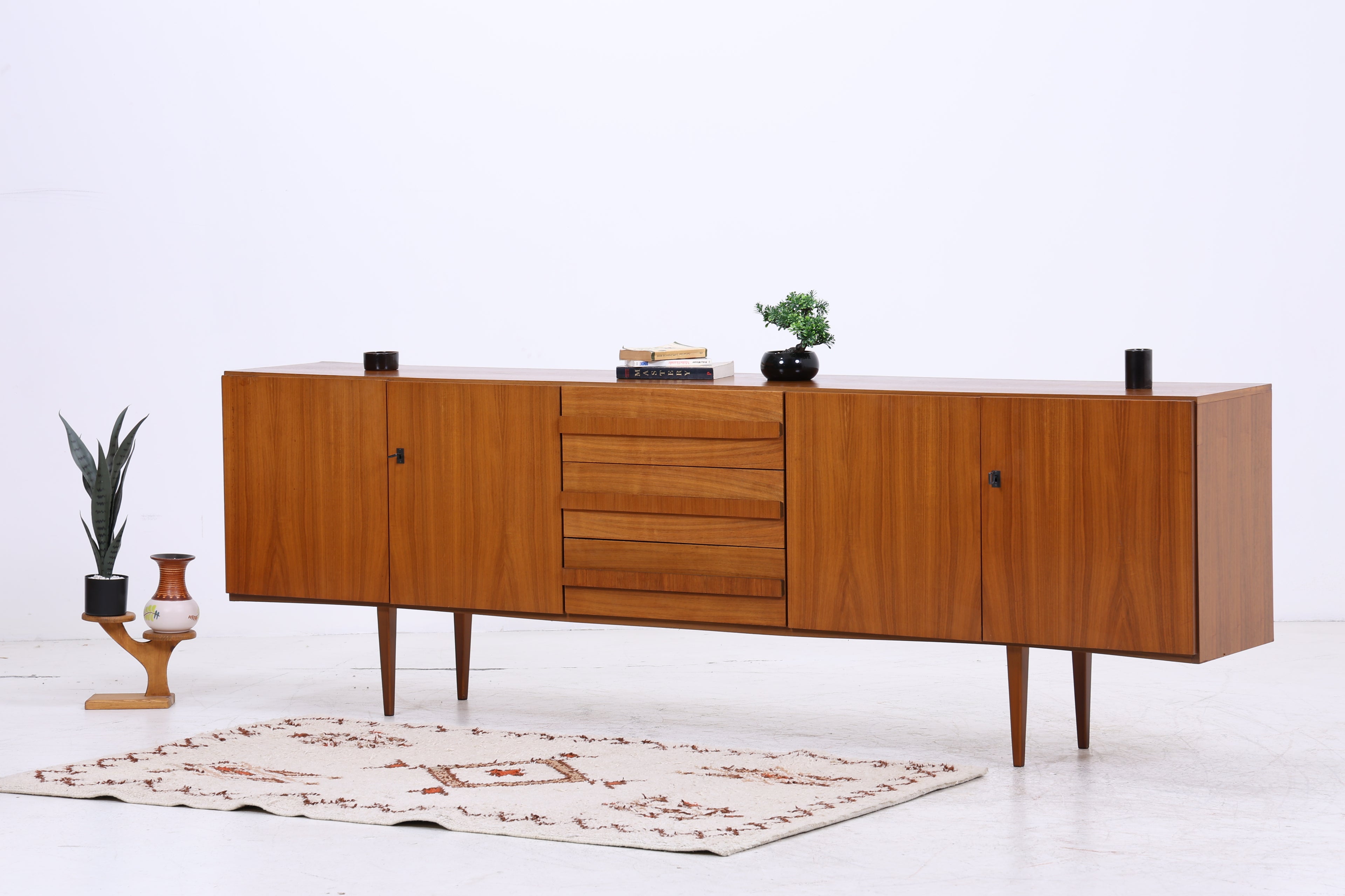 Vintage Nussbaum Sideboard | Mid Century Anrichte | 1960er Jahre