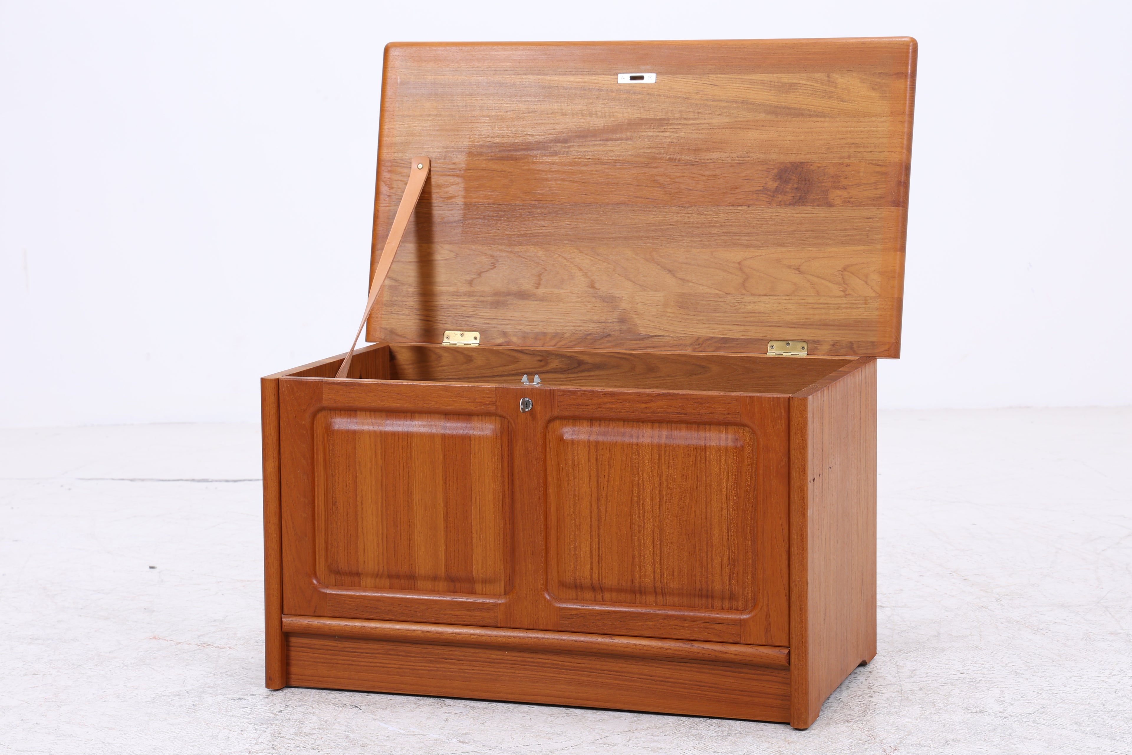 Dyrlund Teak Truhe | Vintage Mid Century | 60er Jahre