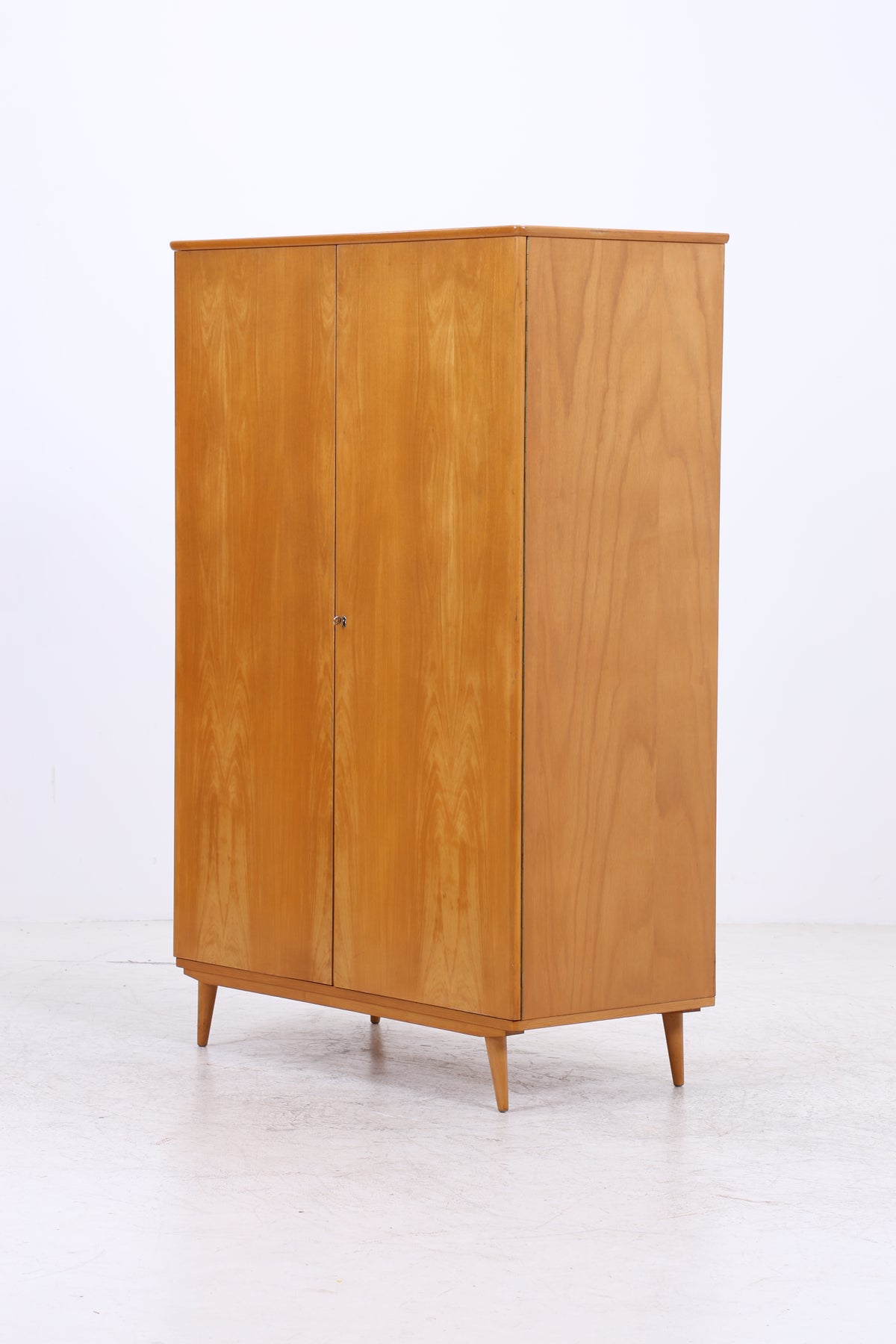 Vintage Kleiderschrank | 2 Türen | Mid Century | Garderobenschrank