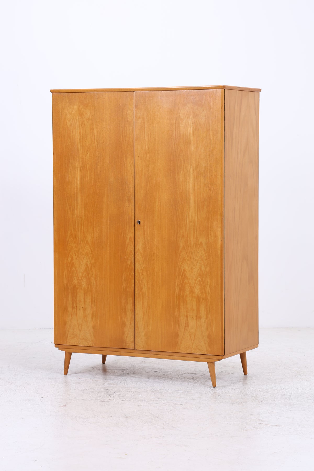 Vintage Kleiderschrank | 2 Türen | Mid Century | Garderobenschrank