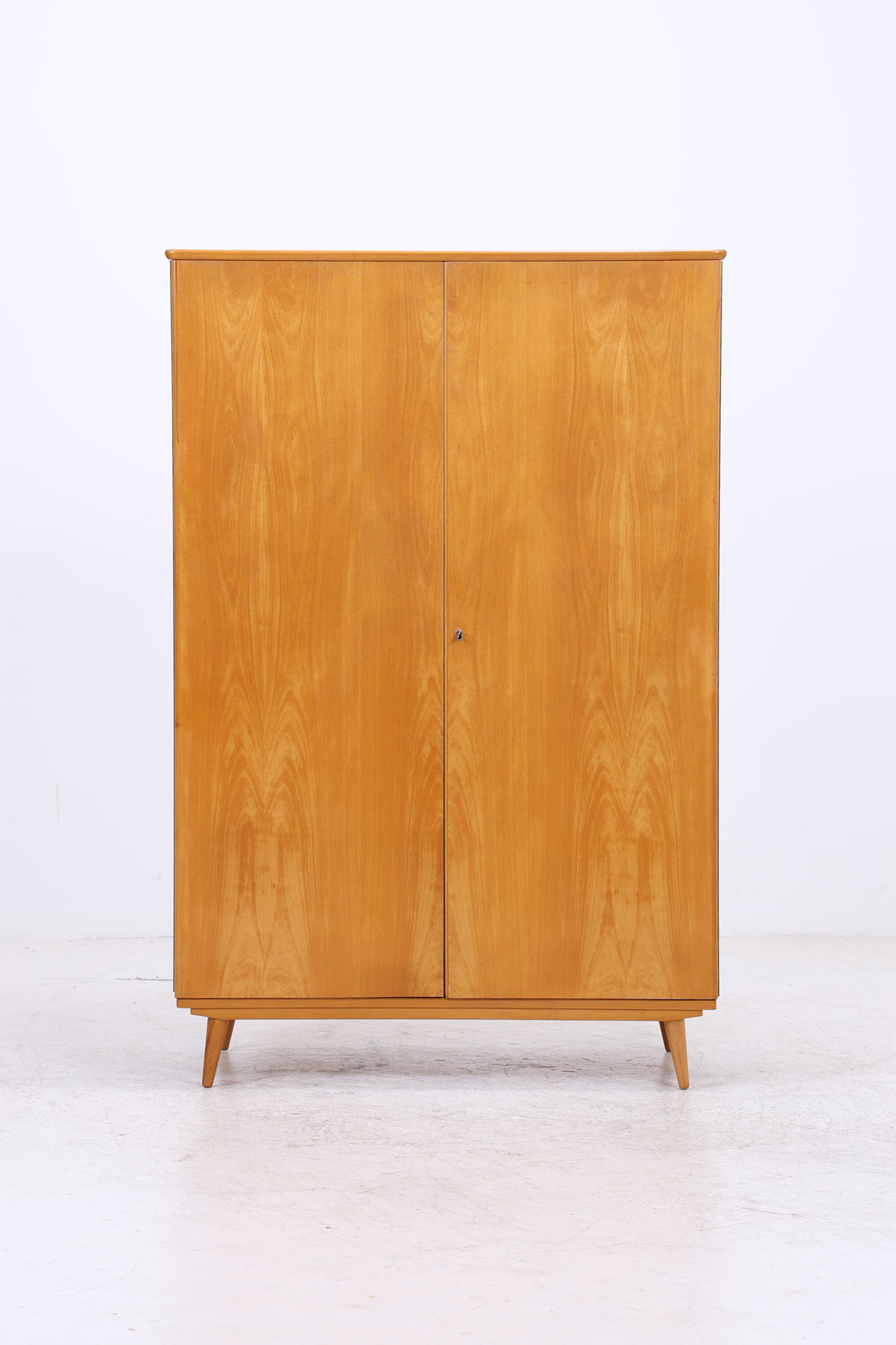 Vintage Kleiderschrank | 2 Türen | Mid Century | Garderobenschrank