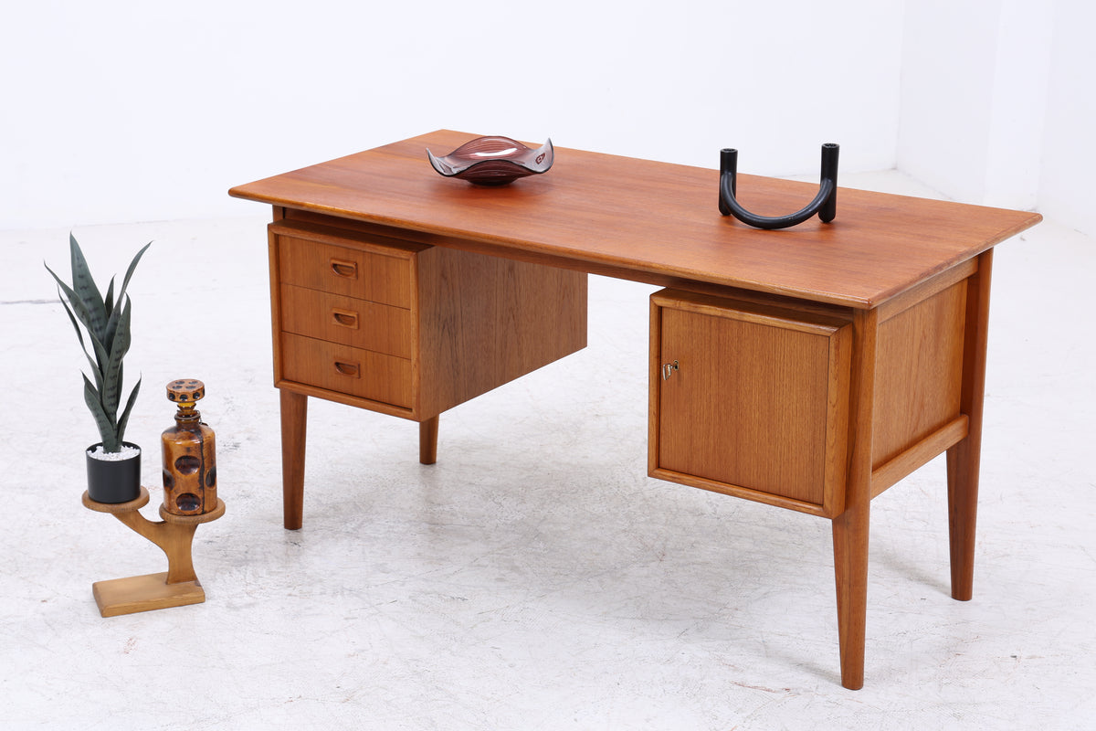 Vintage Teak Schreibtisch | 3 Schubladen | Mid Century