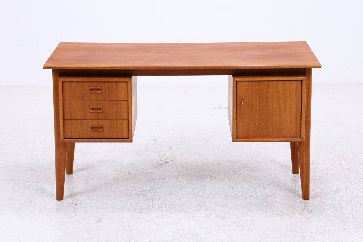 Vintage Teak Schreibtisch | 3 Schubladen | Mid Century