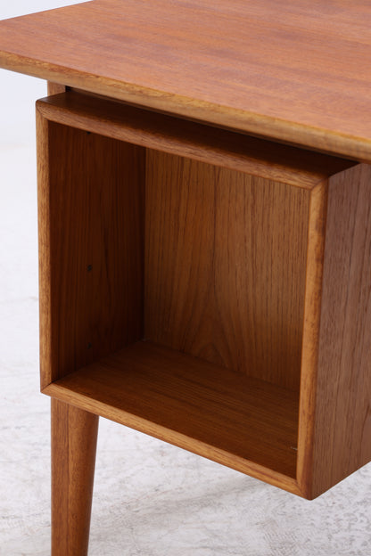 Vintage Teak Schreibtisch | 3 Schubladen | Mid Century