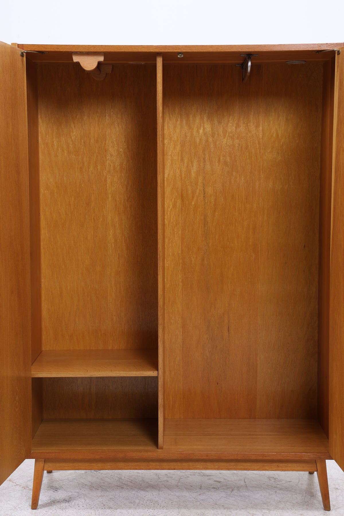Vintage Kleiderschrank | 2 Türen | Mid Century | Garderobenschrank