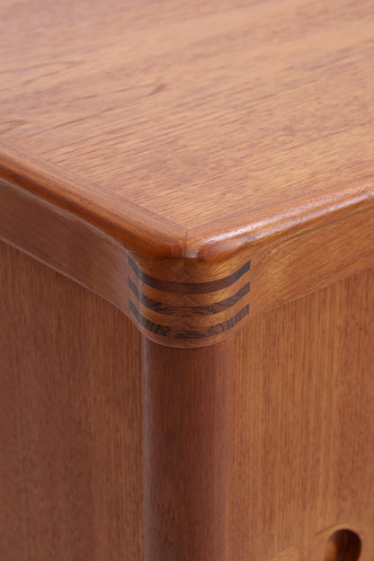 Henry W. Klein Sideboard | Bramin | Teak | 2 Türen | 4 Schubladen