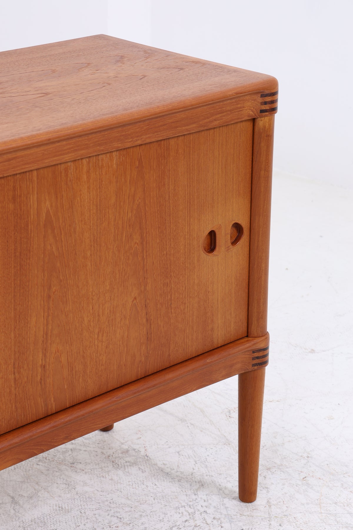 Henry W. Klein Sideboard | Bramin | Teak | 2 Türen | 4 Schubladen