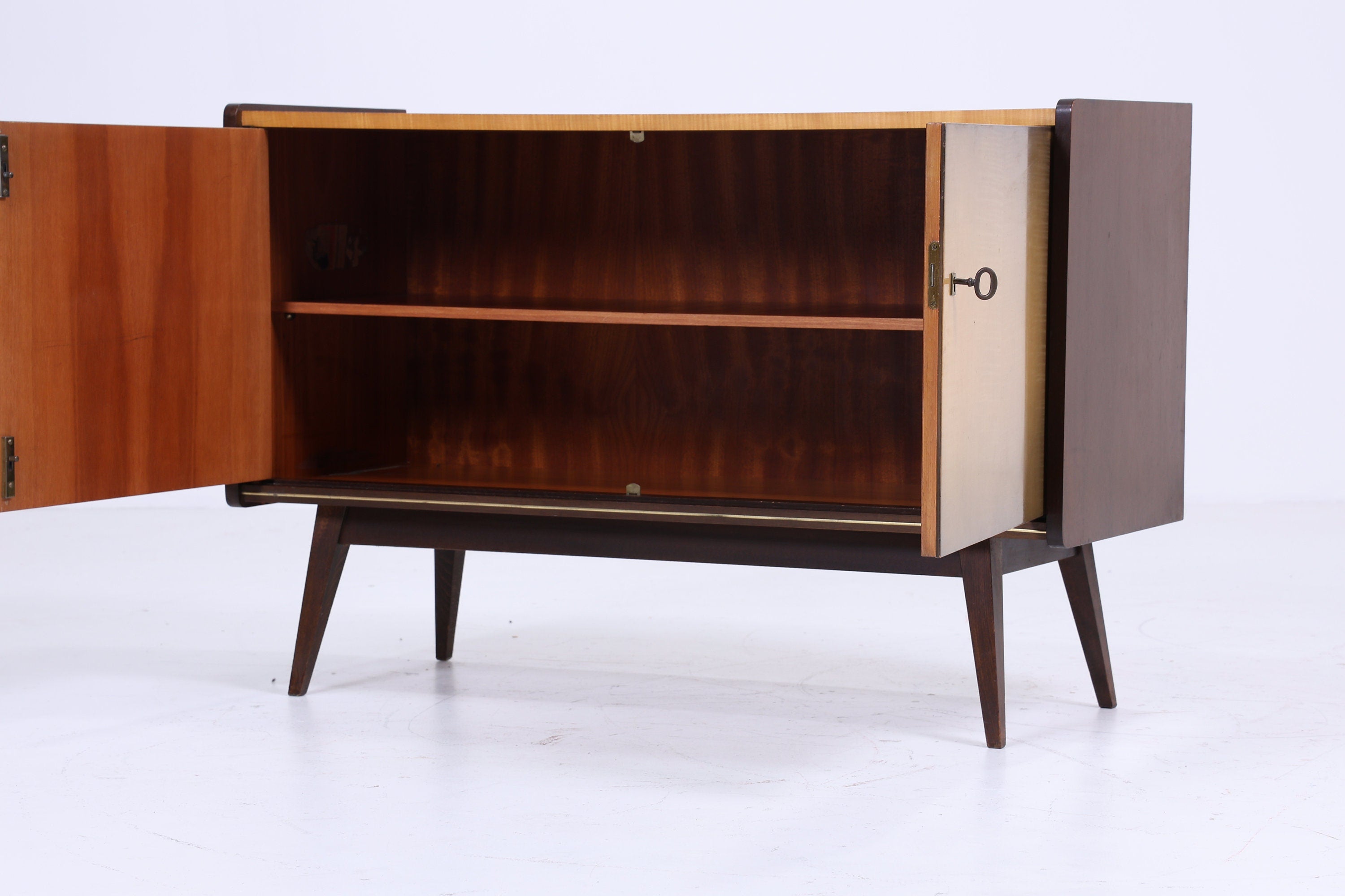 Zeitlose Hochglanz Kommode 60er Jahre | Mid Century Schrank Vintage Aufbewahrung Retro 70er Holz 2v2