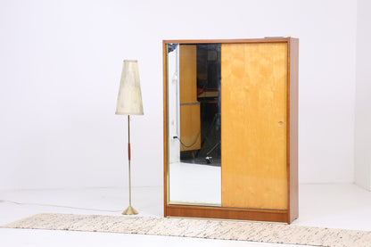 Schöner Vintage Schrank mit Schiebetüren | Mid Century Wäscheschrank Spiegel Fächerschrank Retro 60er Jahre Holz  Aufbewahrung