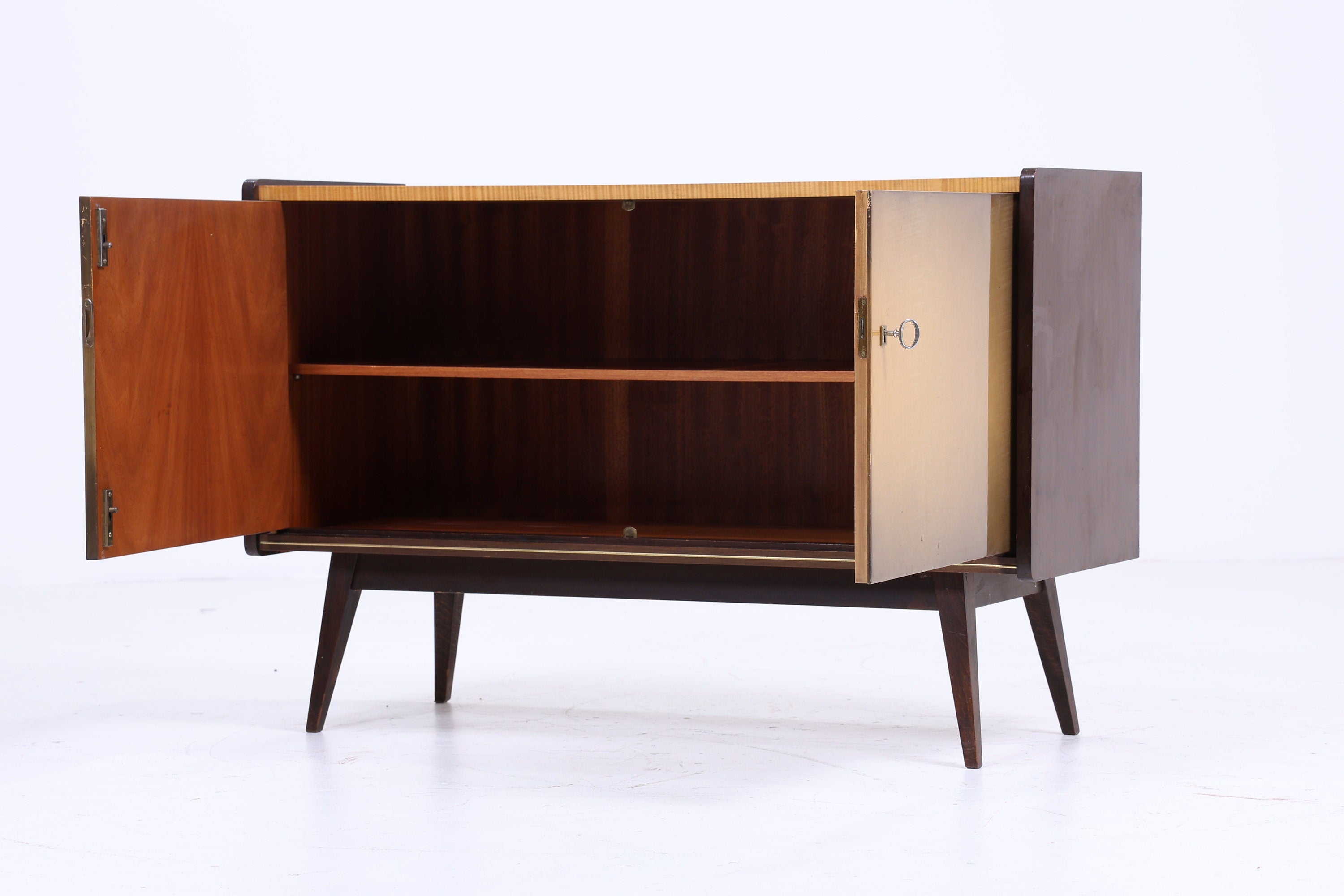 Zeitlose Hochglanz Kommode 60er Jahre | Mid Century Schrank Vintage Aufbewahrung Retro 70er Holz 1v2