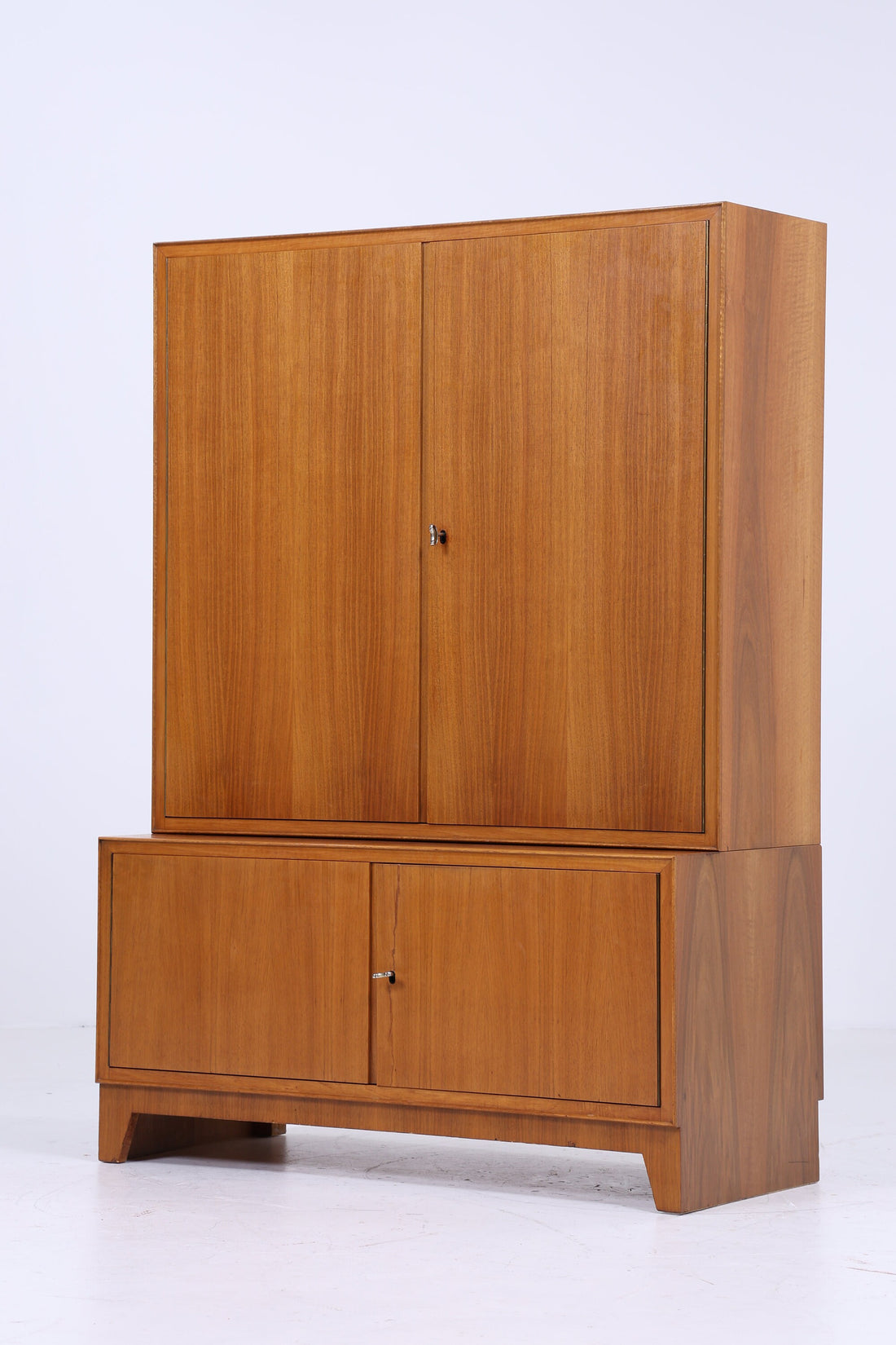 Nussbaum Schrank 60er Jahre | Mid Century Bücherschrank Vintage Fächerschrank Aufbewahrung Wäscheschrank Holz