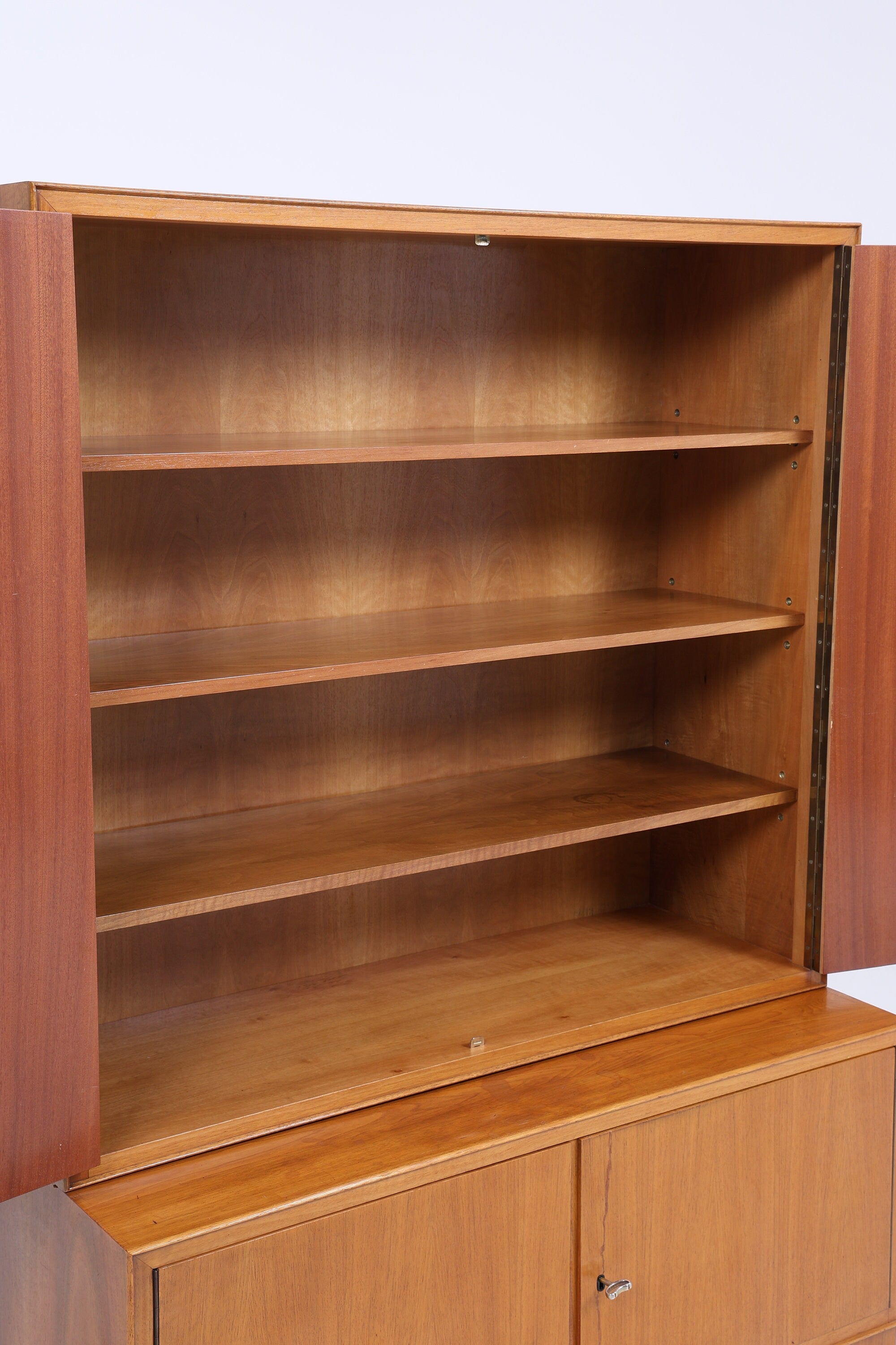 Nussbaum Schrank 60er Jahre | Mid Century Bücherschrank Vintage Fächerschrank Aufbewahrung Wäscheschrank Holz