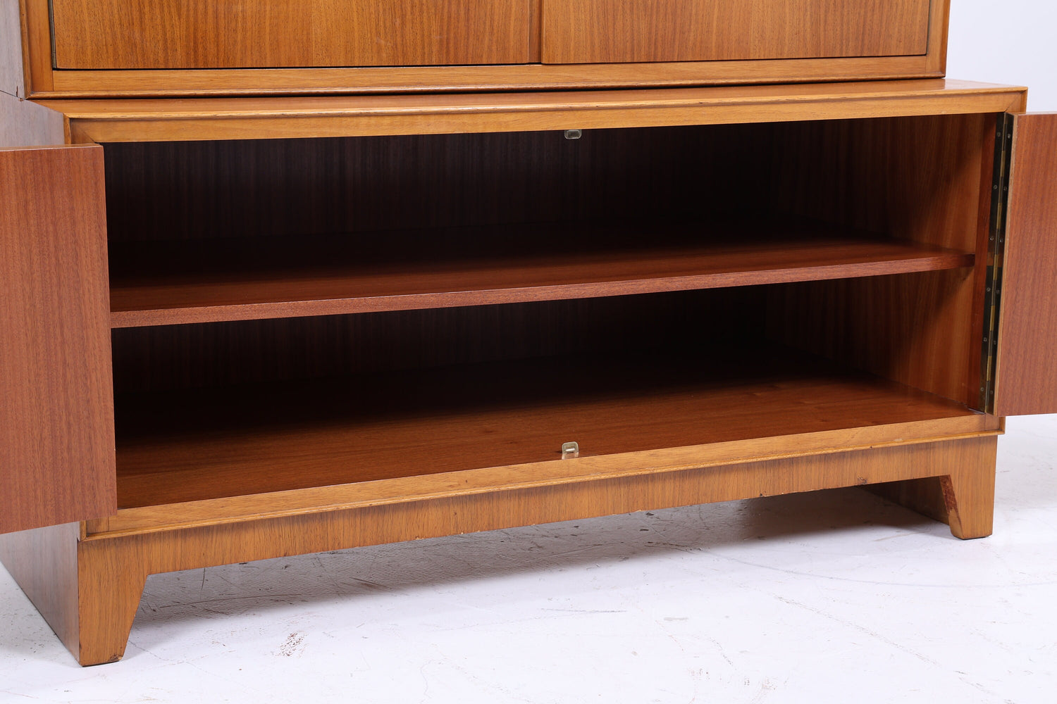 Nussbaum Schrank 60er Jahre | Mid Century Bücherschrank Vintage Fächerschrank Aufbewahrung Wäscheschrank Holz