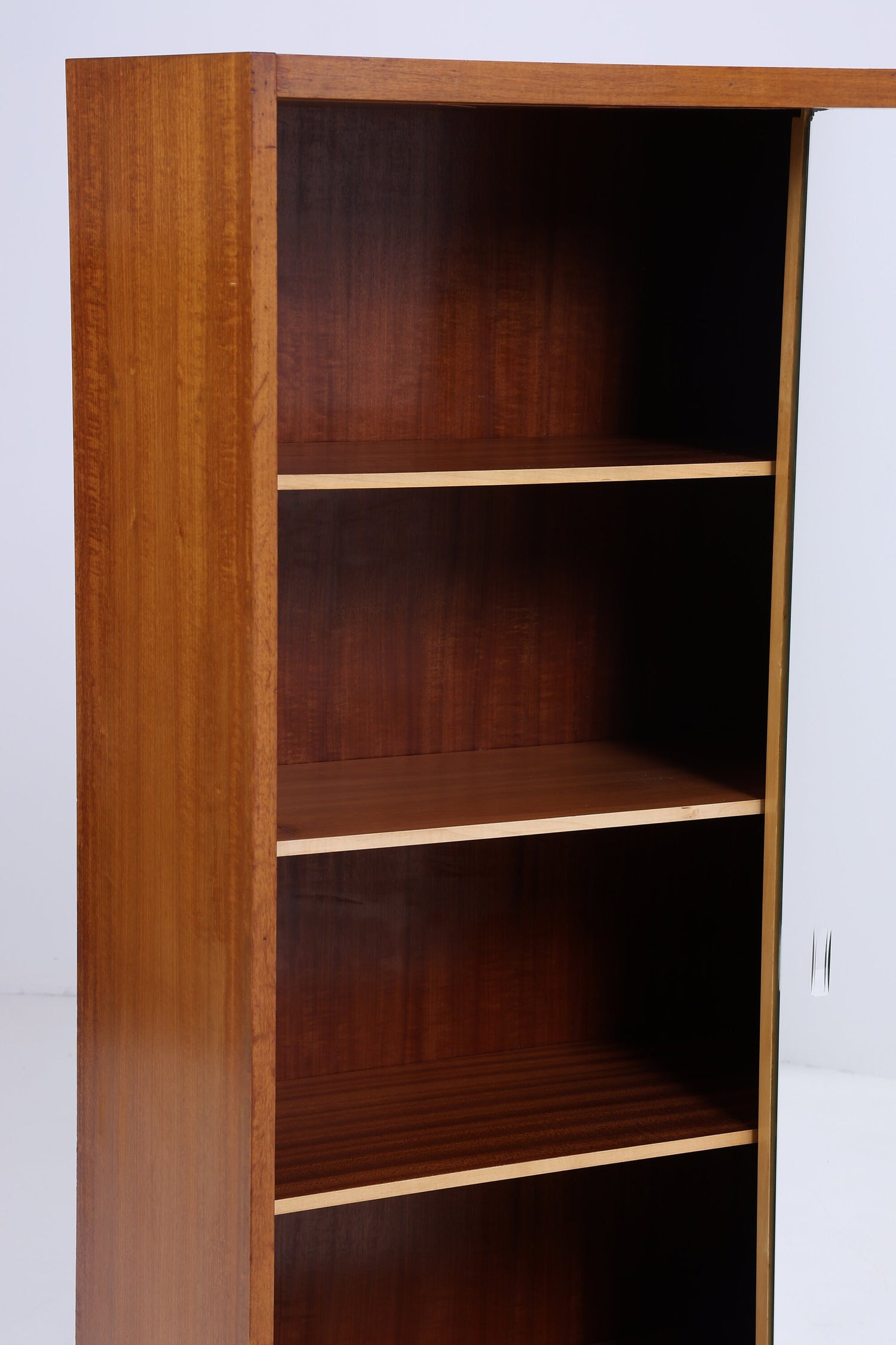 Schöner Vintage Schrank mit Schiebetüren | Mid Century Wäscheschrank Spiegel Fächerschrank Retro 60er Jahre Holz  Aufbewahrung