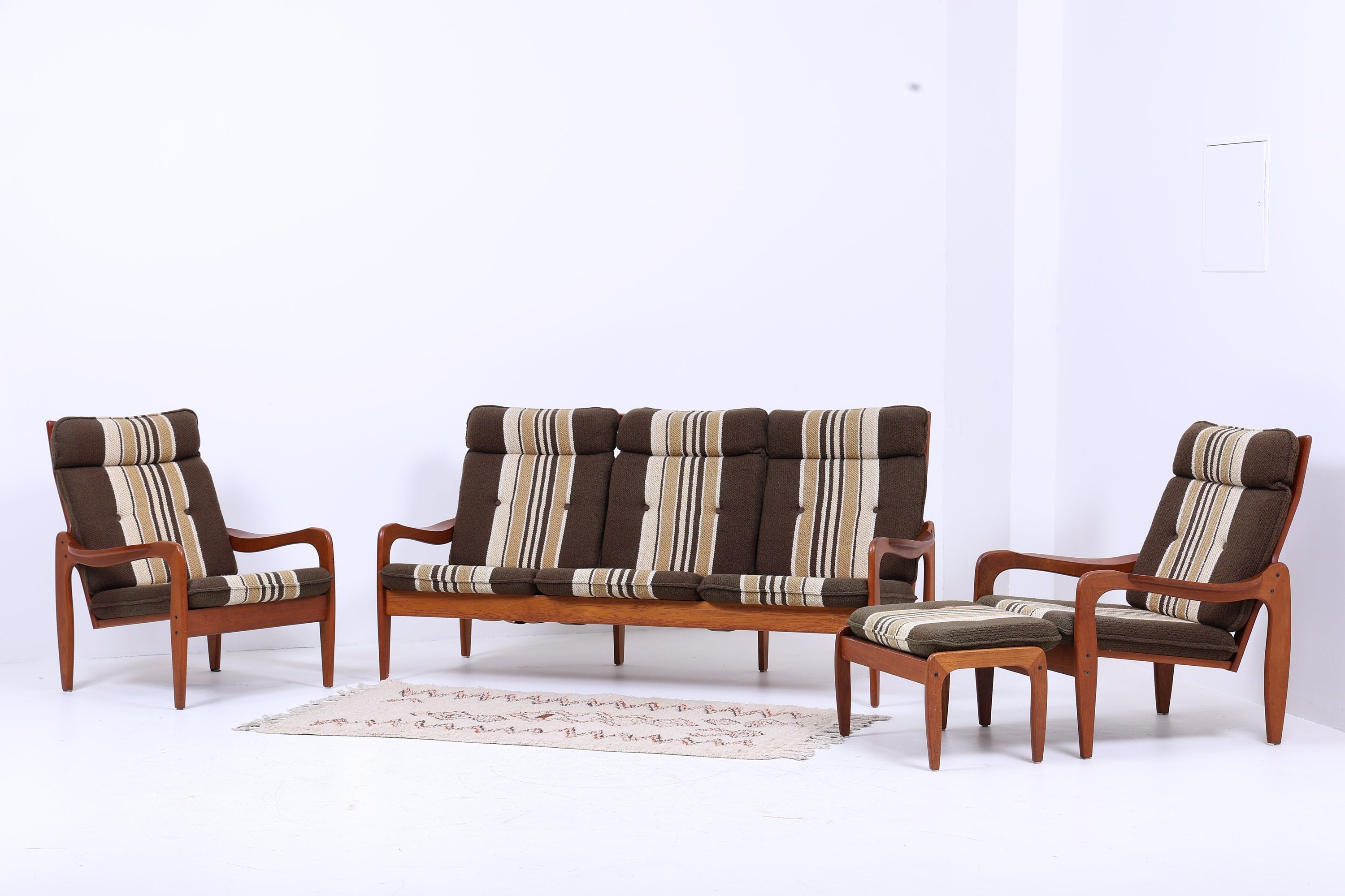 Vintage Teak Sofa 60er Jahre | Mid Century Couch Stoff Grün Beige Braun Gestreift Lounge Retro 70er