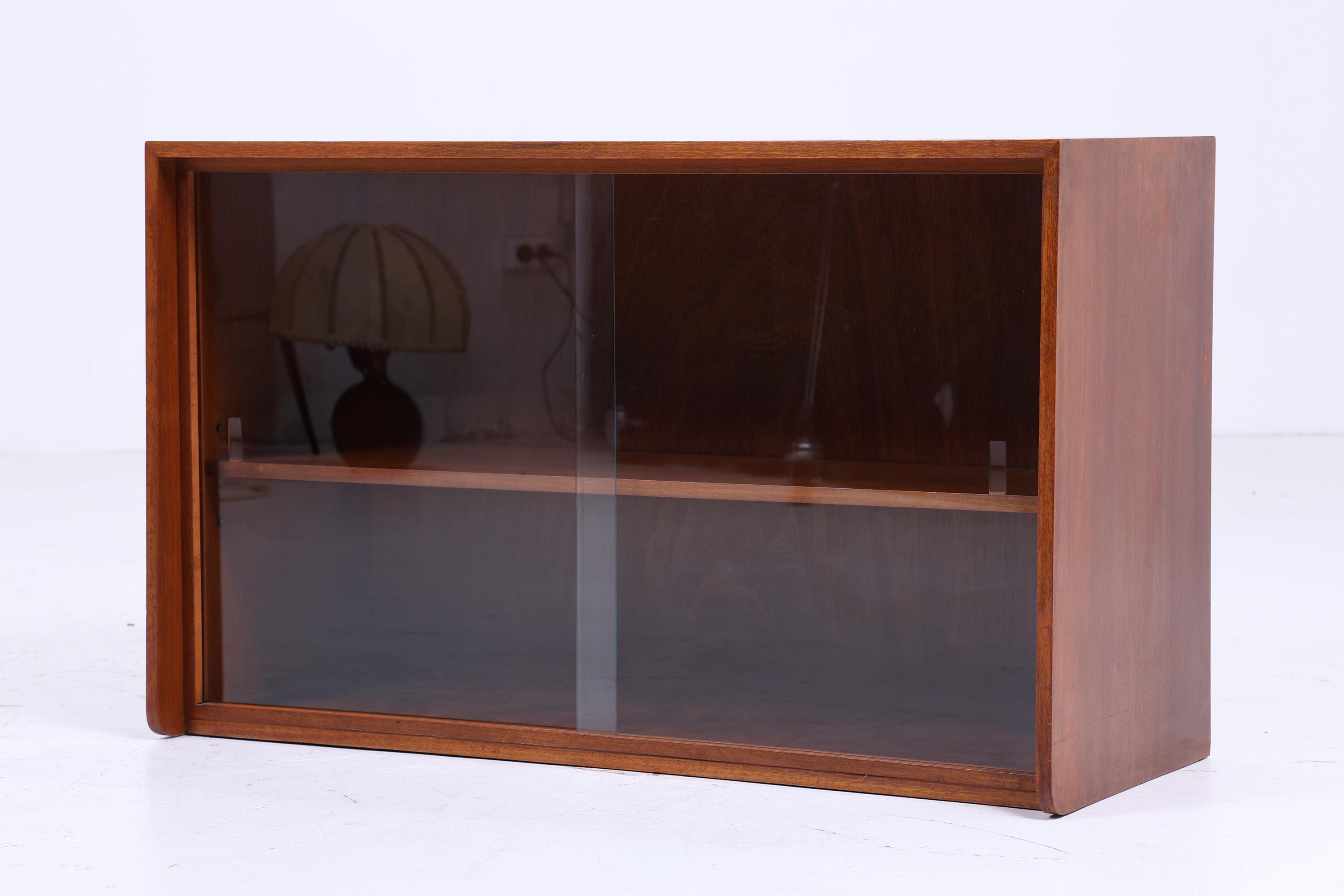 Dunkle Vintage Glas Kommode 60er Jahre | Mid Century Vitrine Flur Retro 70er Holz Braun Aufbewahrung