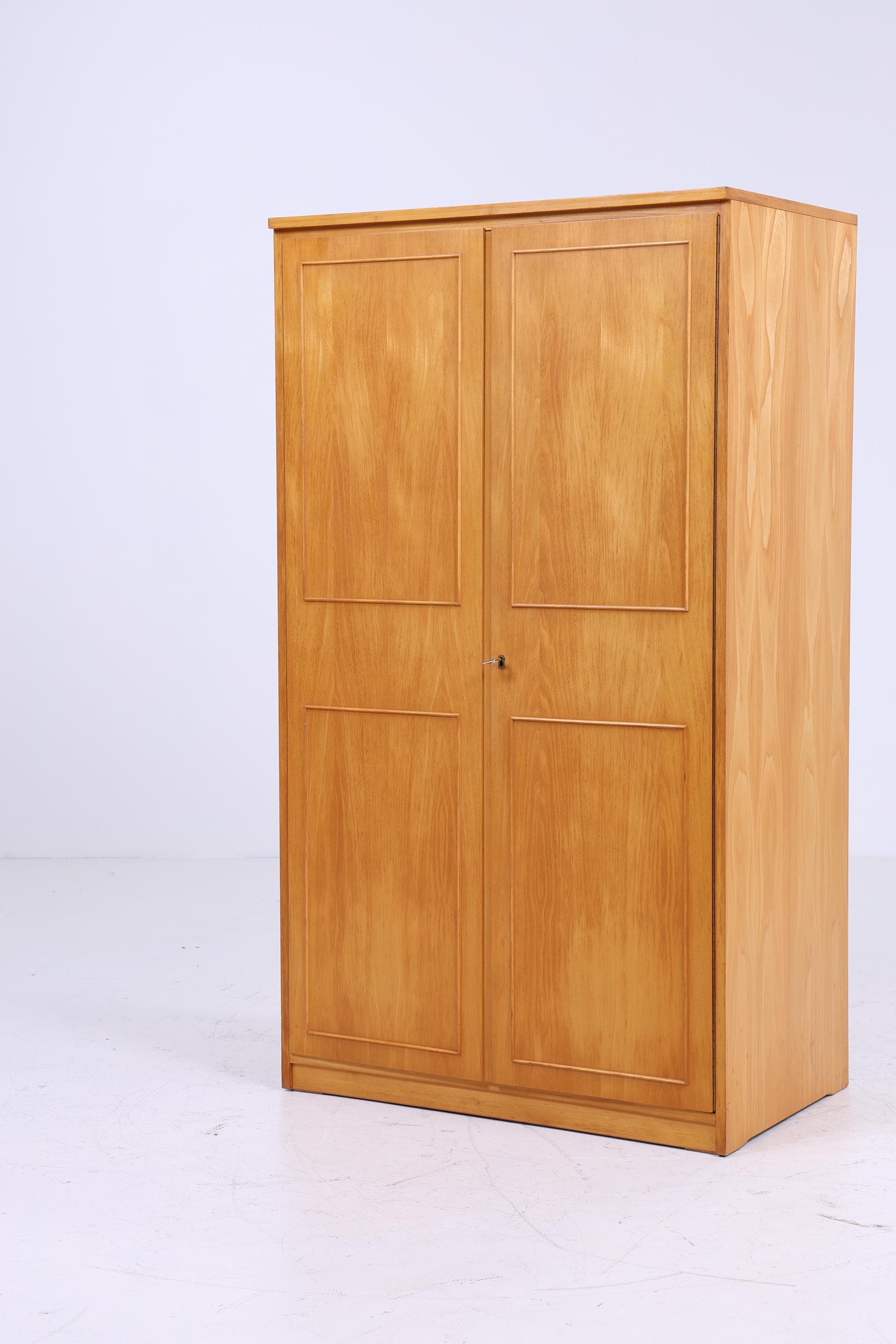 Schmaler WKS Kleiderschrank | Mid Century Wäscheschrank | 60er Jahre Vintage Schrank