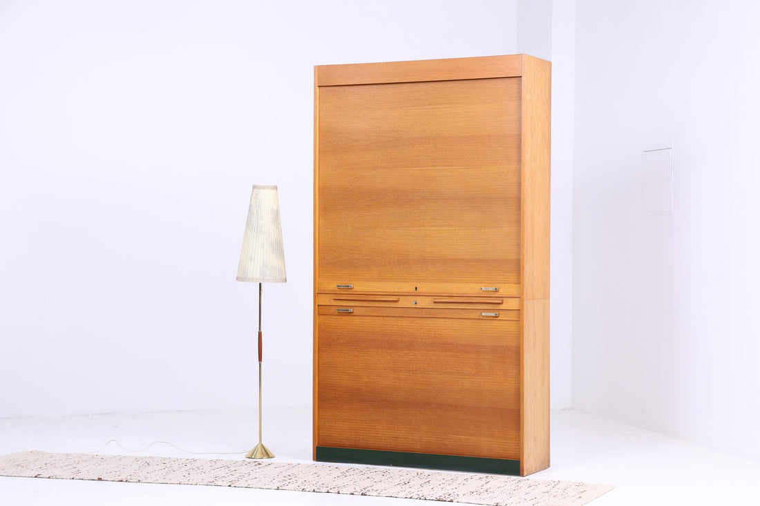 Originaler Vintage Rollladenschrank aus den 60ern – Mid Century Büroschrank mit Lamellentüren aus Holz