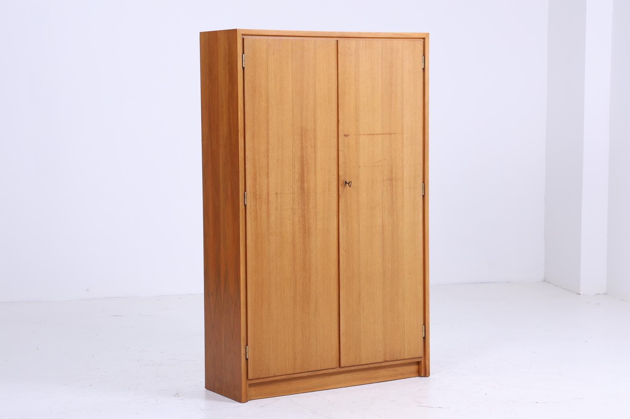 WKS Vintage Kleiderschrank | Mid Century Wäscheschrank | Holz Aufbewahrung Retro 60er