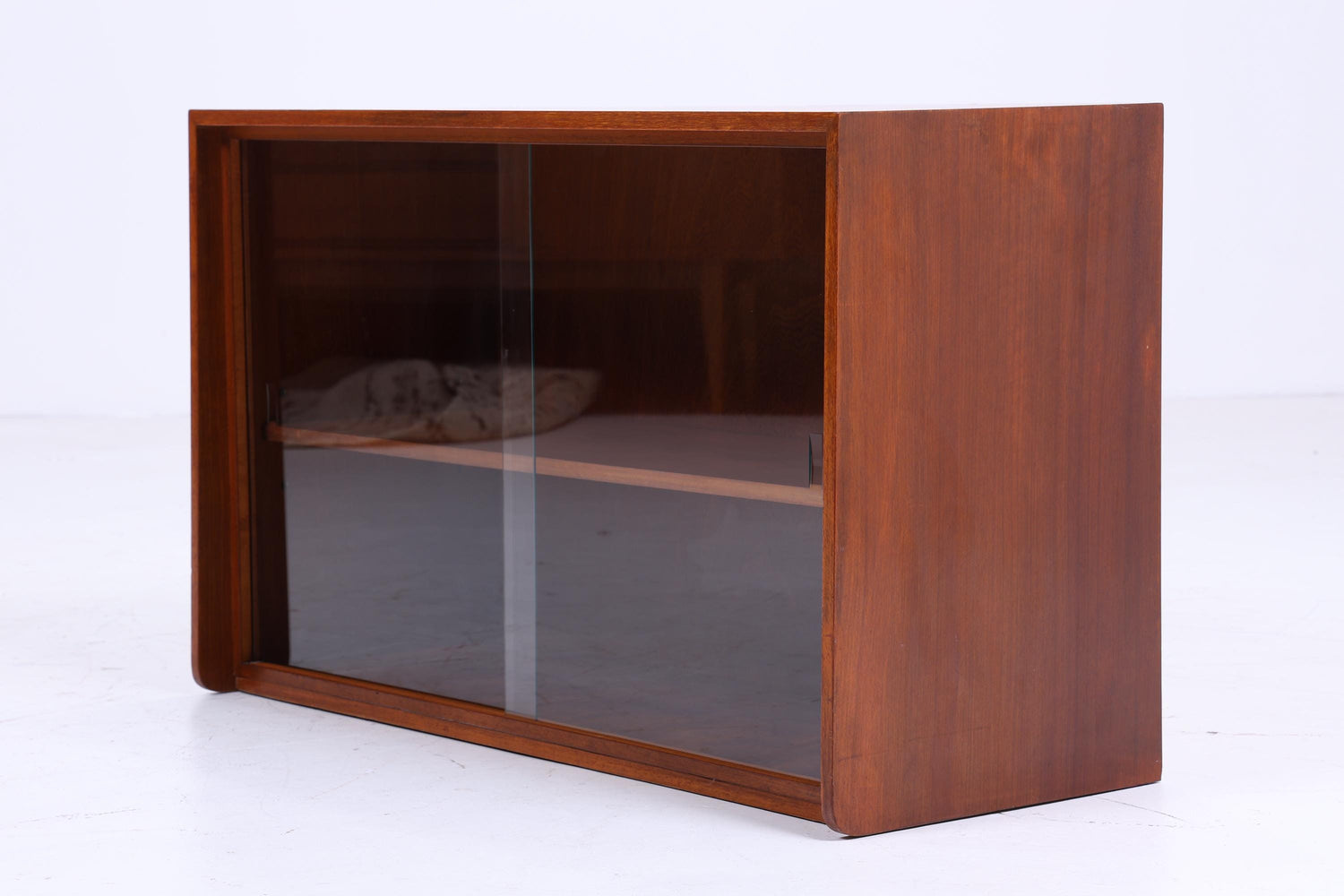 Dunkle Vintage Glas Kommode 60er Jahre | Mid Century Vitrine Flur Retro 70er Holz Braun Aufbewahrung