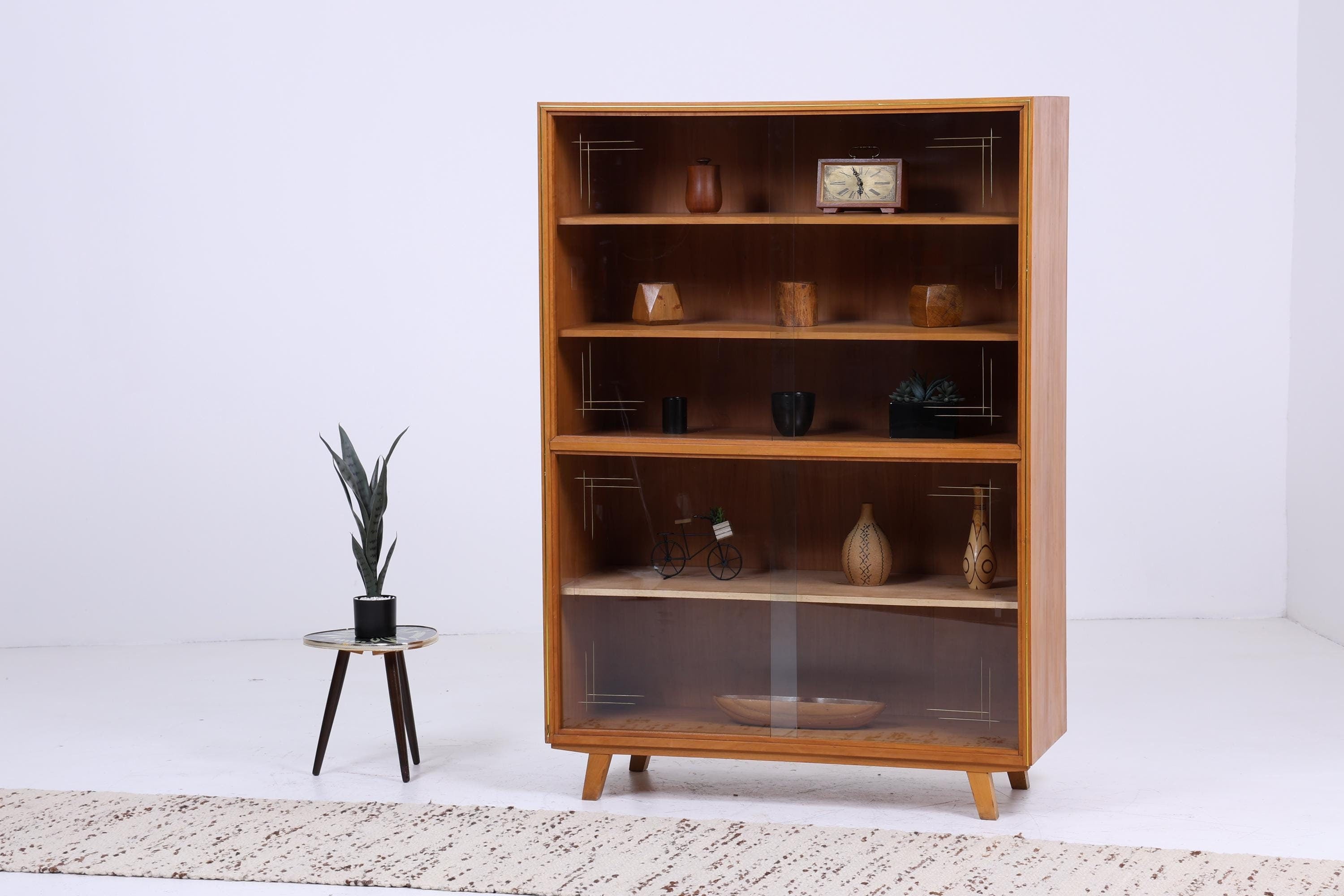 Vintage Vitrine 60er Jahre | Mid Century Schrank Retro Holz Gold Zierleisten