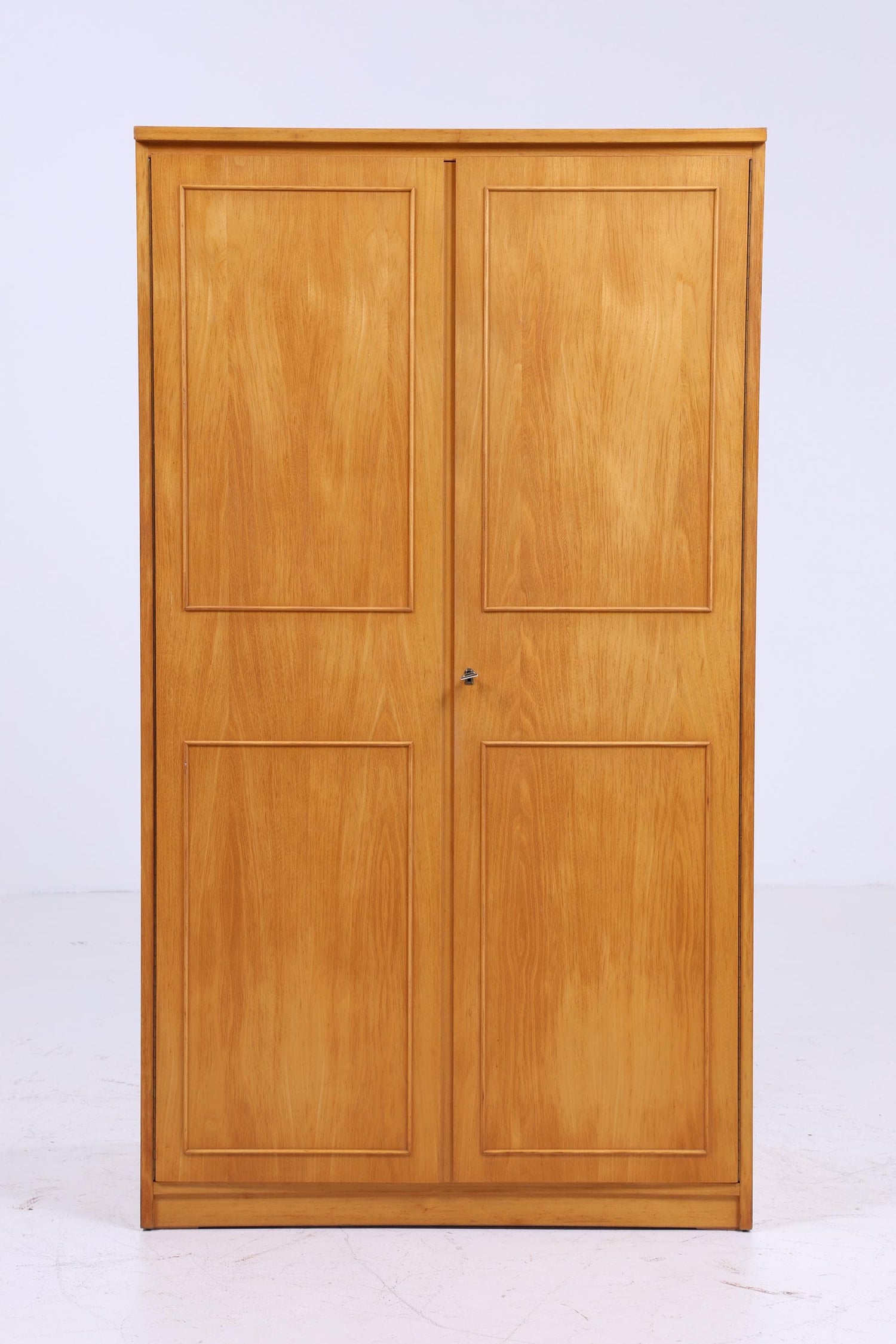 Schmaler WKS Kleiderschrank | Mid Century Wäscheschrank | 60er Jahre Vintage Schrank