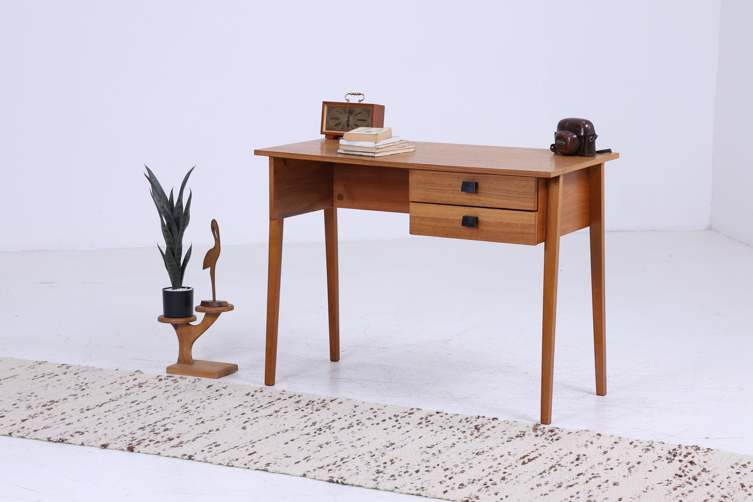 Kleiner Vintage Schreibtisch 60er Jahre | Mid Century Schultisch Arbeitstisch Bürotisch Tisch Retro Holz