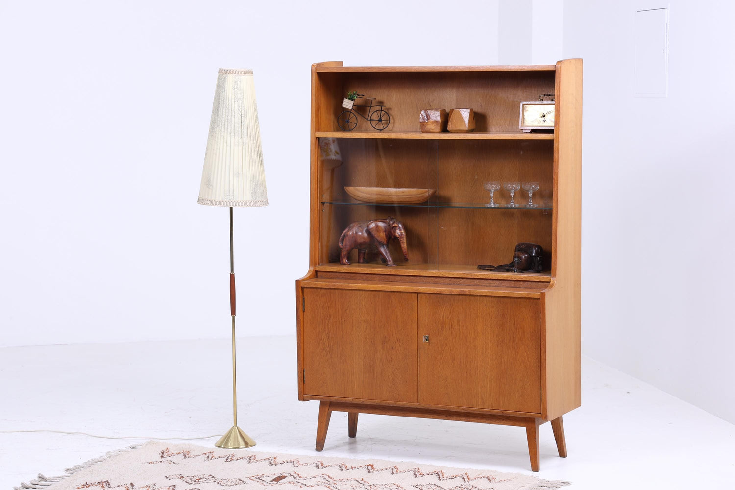 Vintage Eiche Vitrine aus den 60ern | Retro Glas Schrank Bücherregal Holz Aufbewahrung