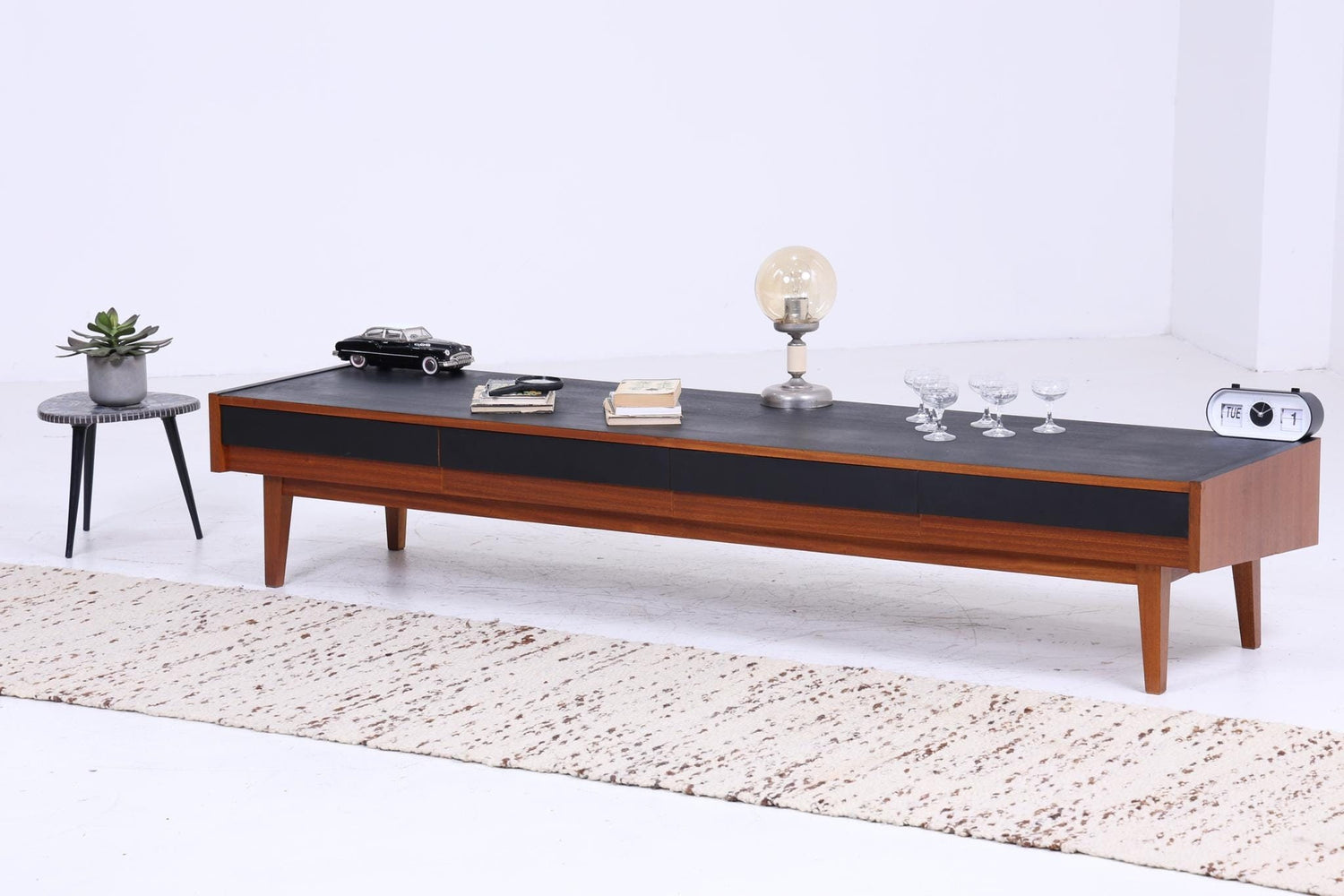 Vintage Nussbaum Lowboard 60er Jahre | Mid Century Schubladen Sideboard TV Board Retro Schwarz Braun