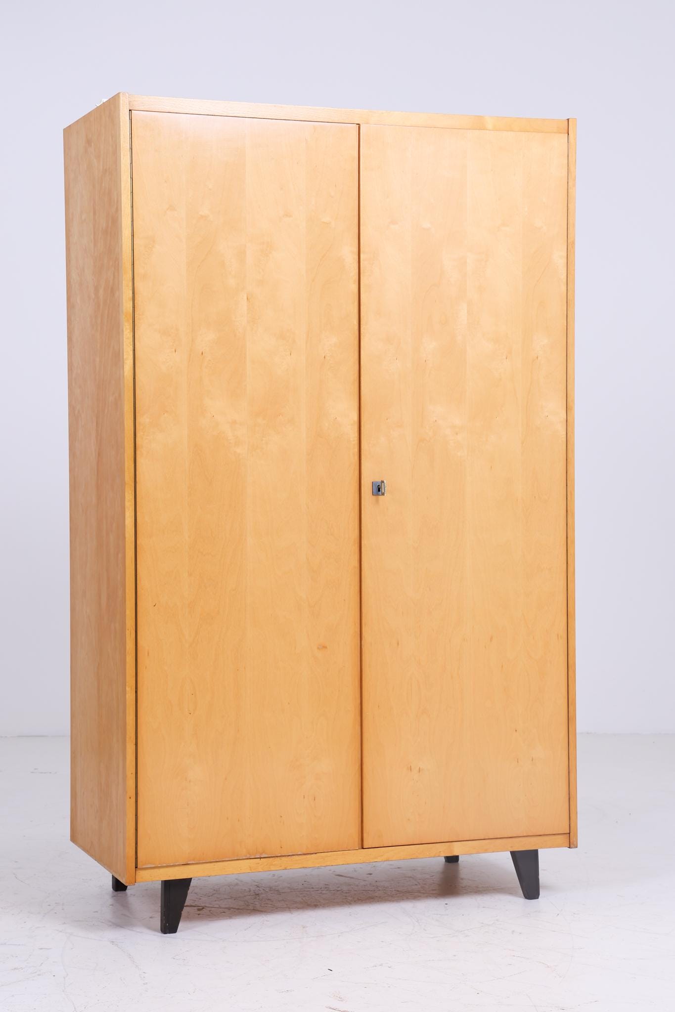 Heller Vintage Kleiderschrank | Mid Century Wäscheschrank | 60er Jahre Schrank | mit Kleiderstange &amp; Fächern 1|2