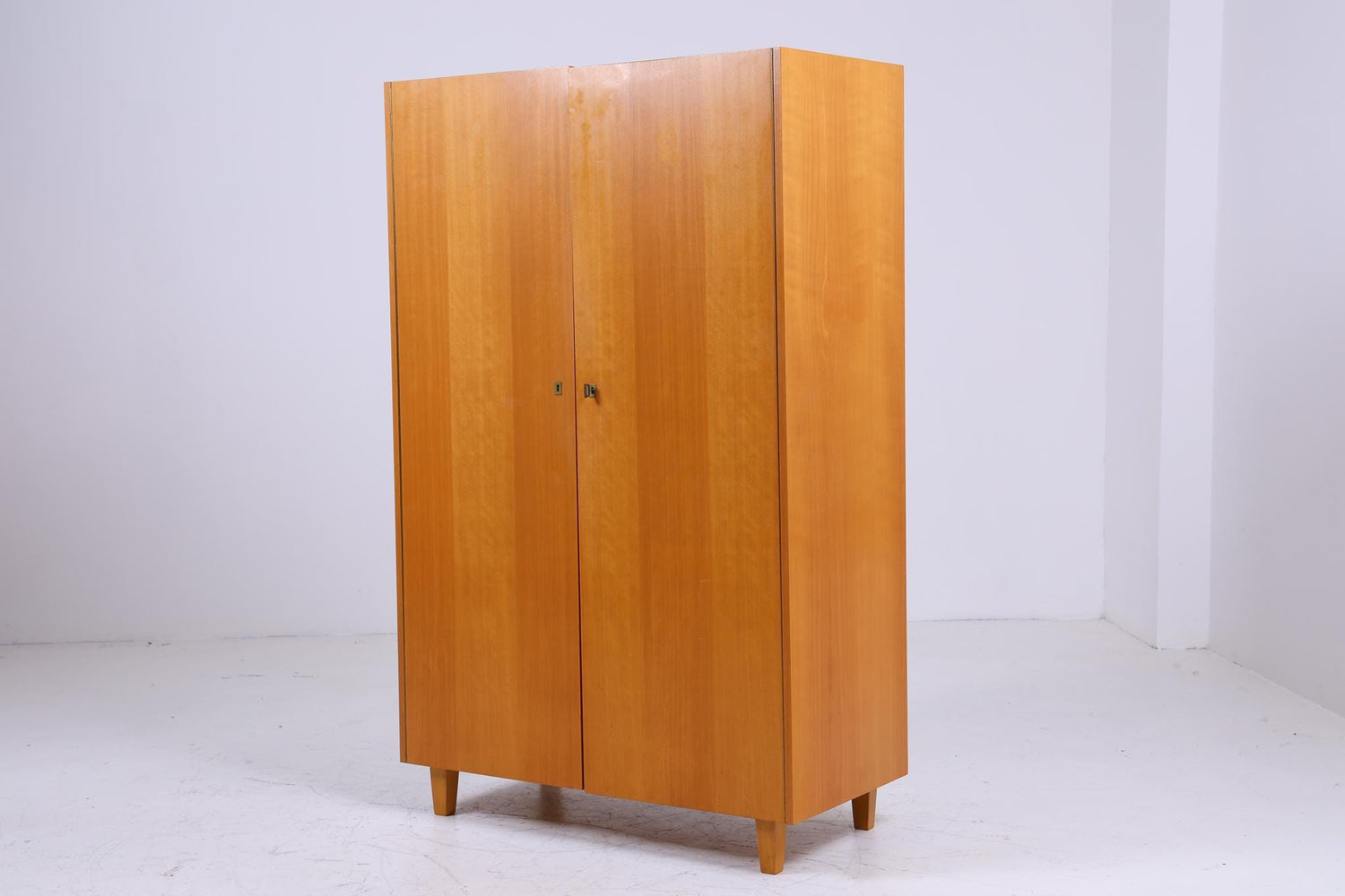 Vintage Kleiderschrank | Mid Century Wäscheschrank | 60er Jahre Schrank aus Buche | mit Kleiderstange &amp; Fächern