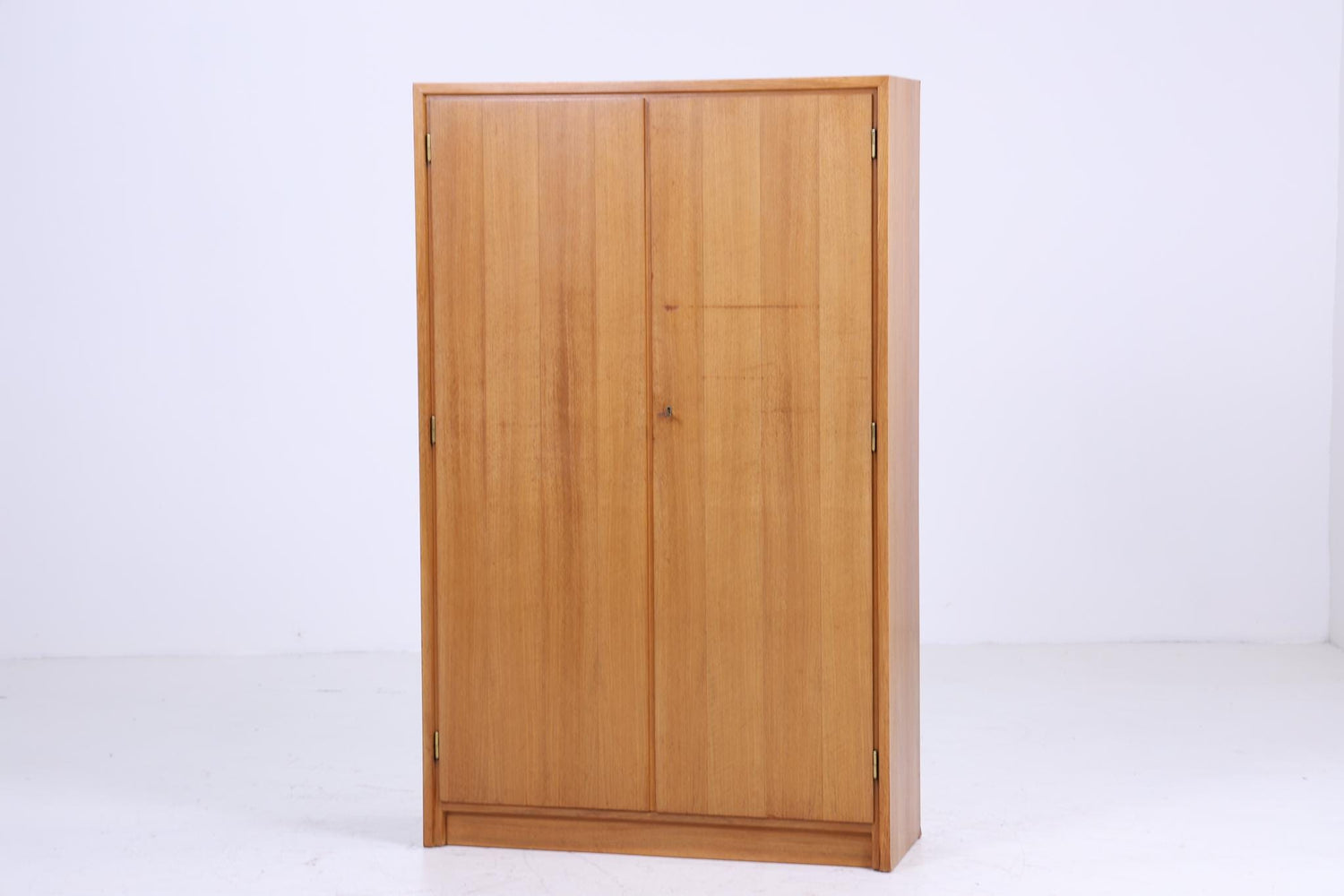 WKS Vintage Kleiderschrank | Mid Century Wäscheschrank | Holz Aufbewahrung Retro 60er