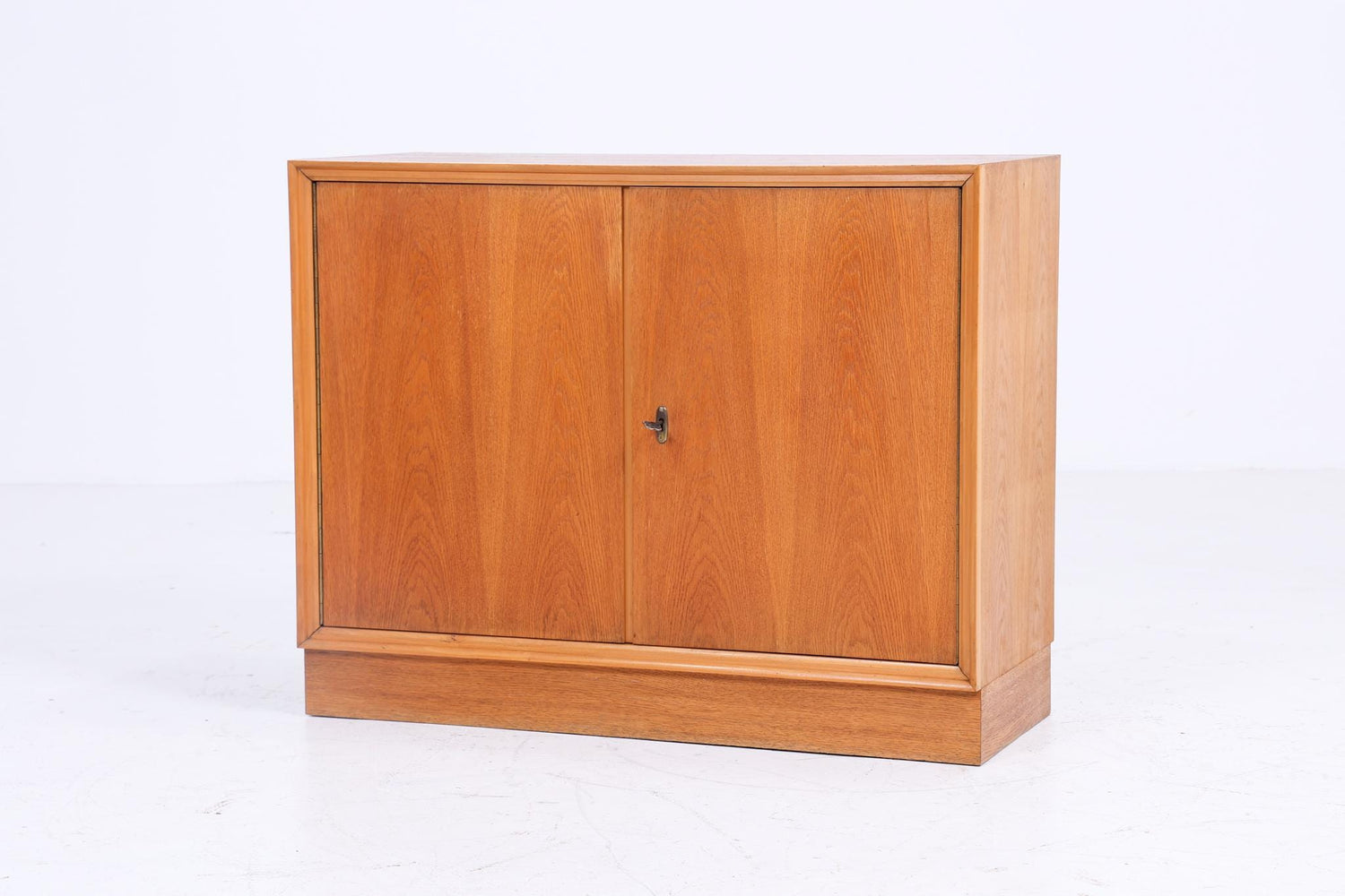 Vintage Kommode aus den 60er Jahre | Mid Century Schrank Retro | Aufbewahrung Eiche Holz