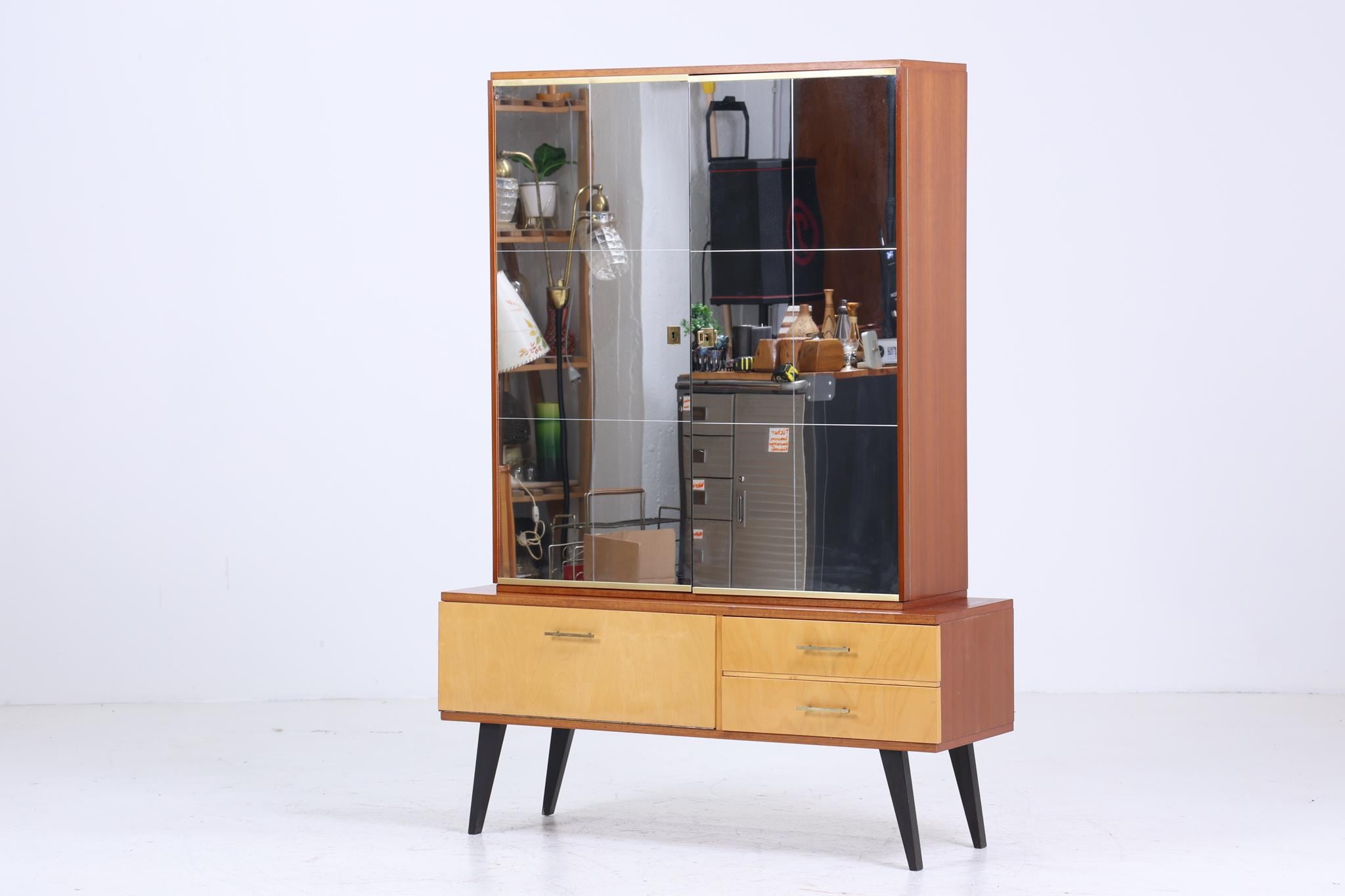 Kleiner Vintage Wäscheschrank mit Spiegel | Mid Century Kleiderschrank | 60er Jahre Fächerschrank Spiegelschrank