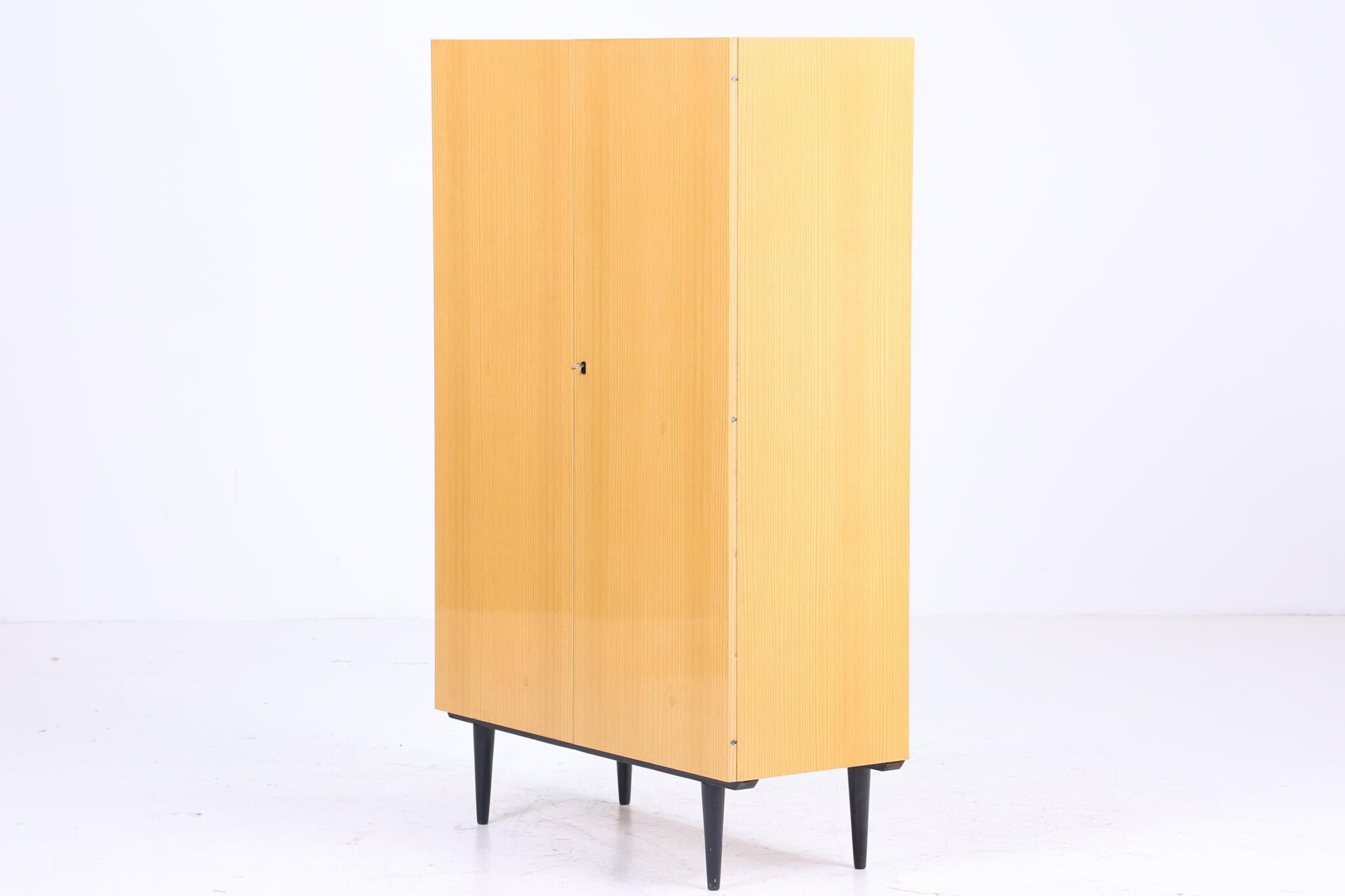 Kleiner Vintage Kleiderschrank | Mid Century Wäscheschrank | 60er Jahre Schrank | mit Kleiderstange &amp; Fächern