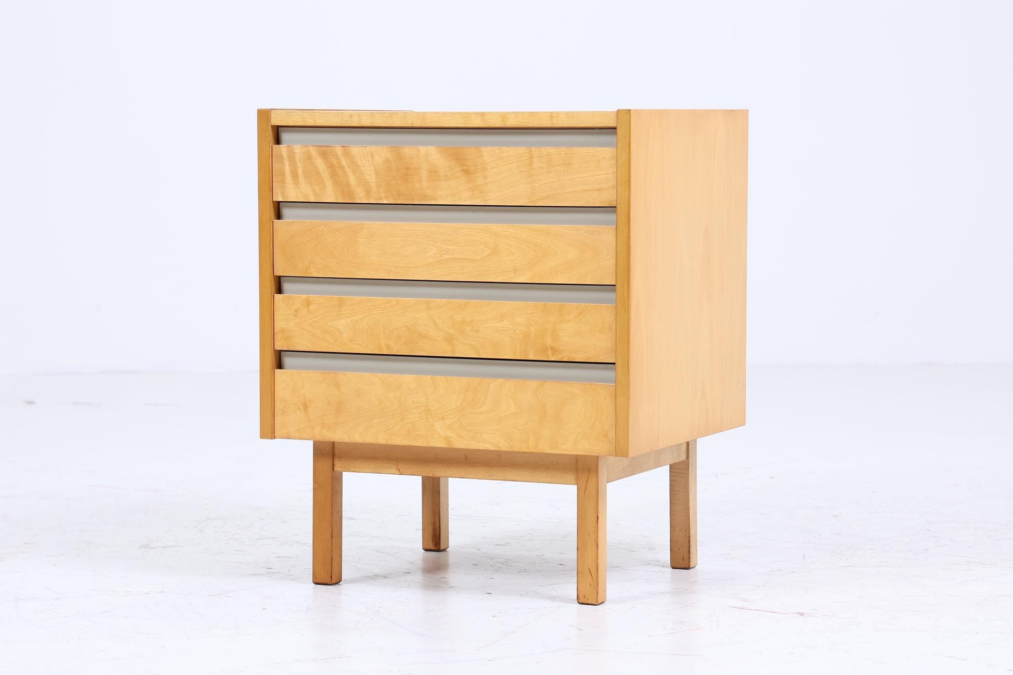 Vintage Hellerau Nachttisch der 60er | 794/10a Mid Century Mini Kommode mit Schubladen | 70er Holz Aufbewahrung Schlafzimmer Birke 1/2