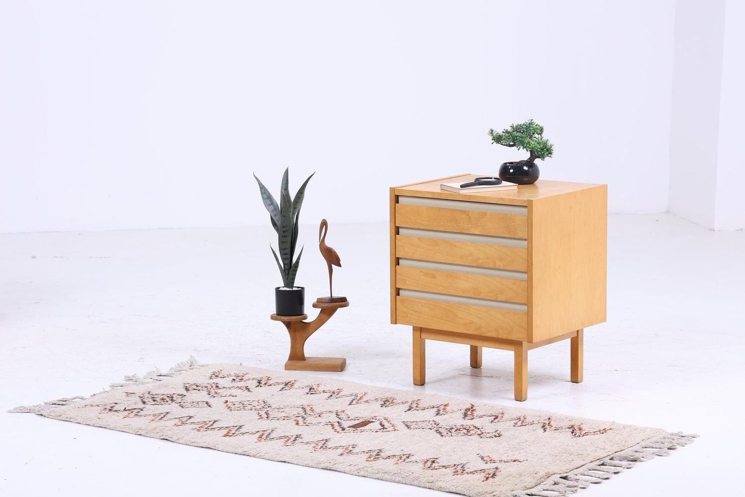 Vintage Hellerau Nachttisch der 60er | 794/10a Mid Century Mini Kommode mit Schubladen | 70er Holz Aufbewahrung Schlafzimmer Birke 2/2