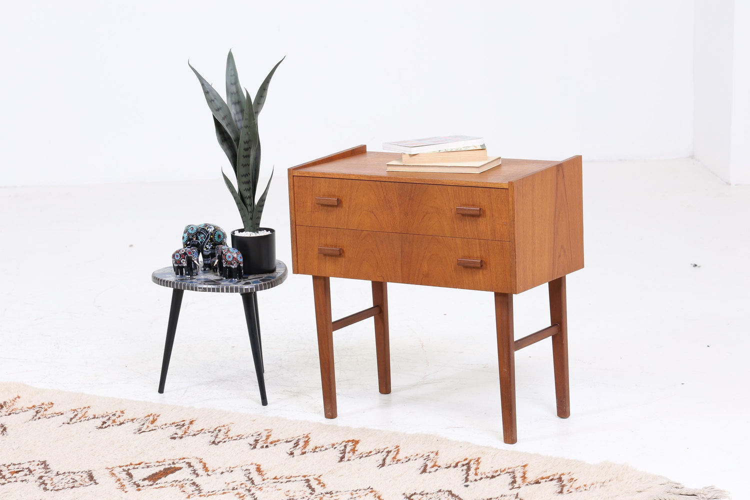 Kleine Mid Century Teak Kommode | Vintage Schubladen Schrank Holz Aufbewahrung 50er 60er Nachttisch Blumentisch