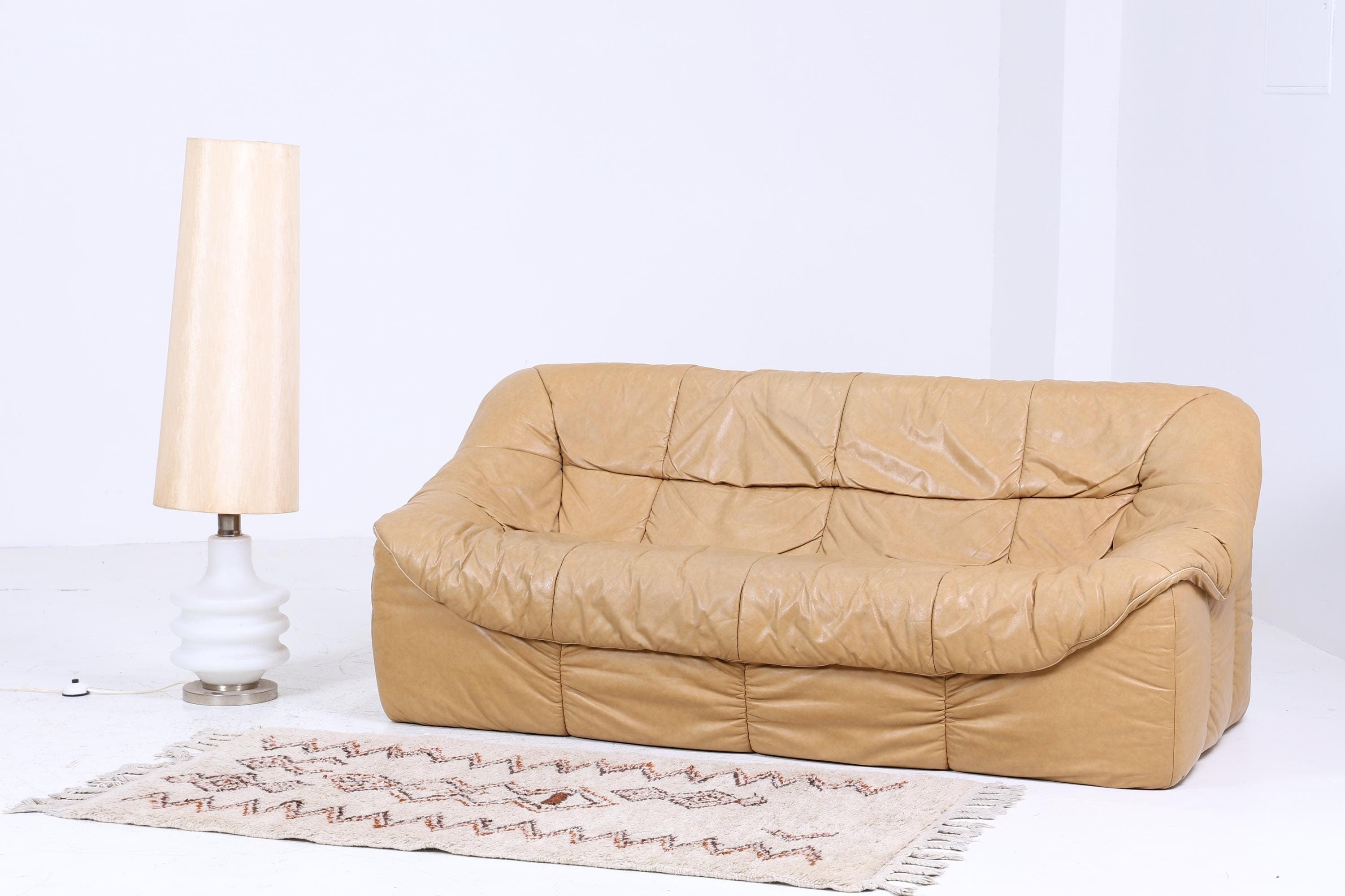 Vintage Leder Sofa 70er Jahre | Couch Beige Retro 70er