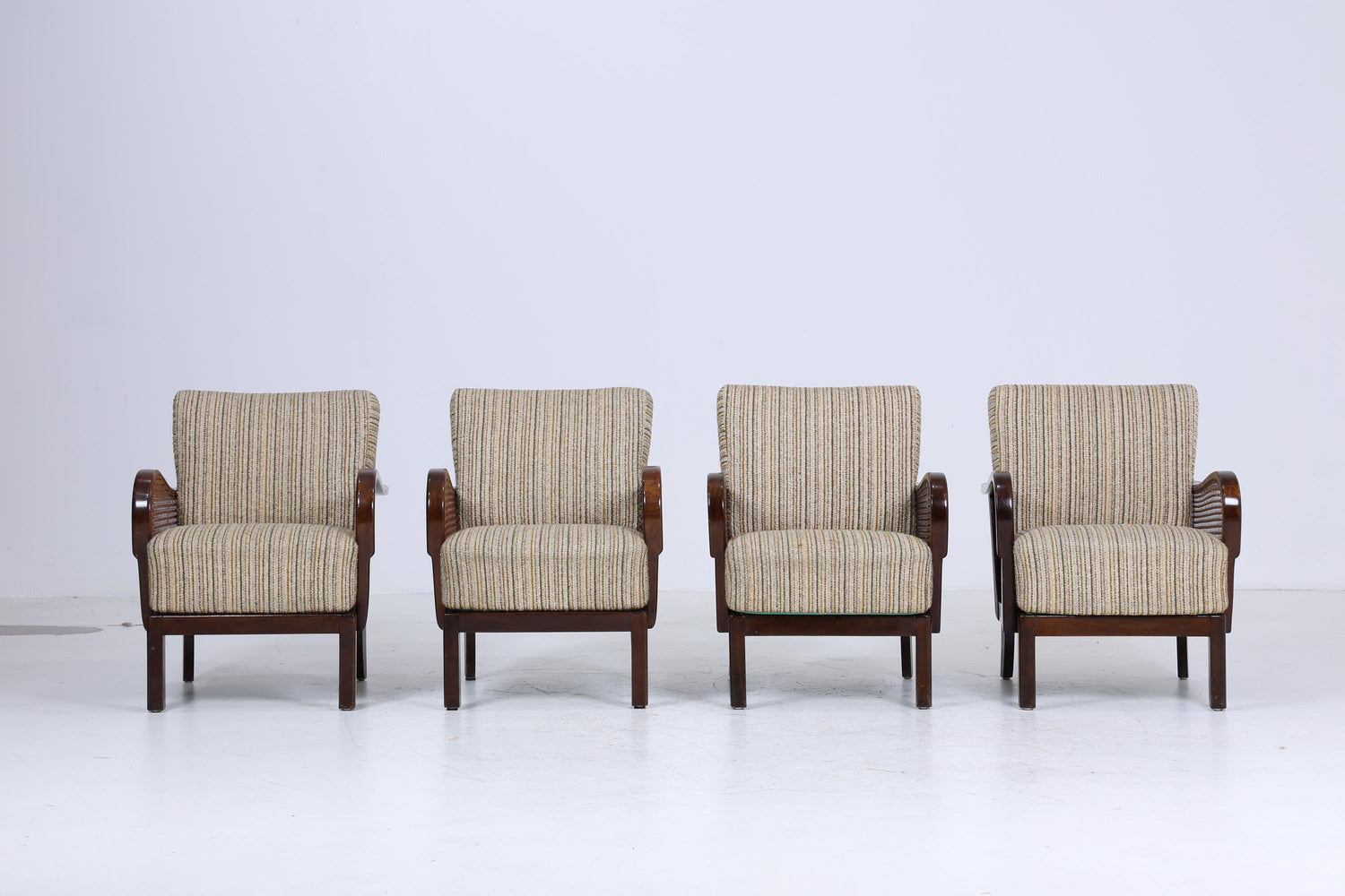 Eleganter Chippendale Sessel aus den 1930ern – Originalbezug, Wiener Geflecht &amp; Federkern | Vintage Art Deco Lounge-Sessel