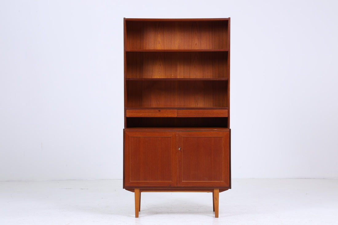 Beautiful vintage shelf from the 1960s | Mid-century narrow bookcase | Retro wooden storage from the 1970s