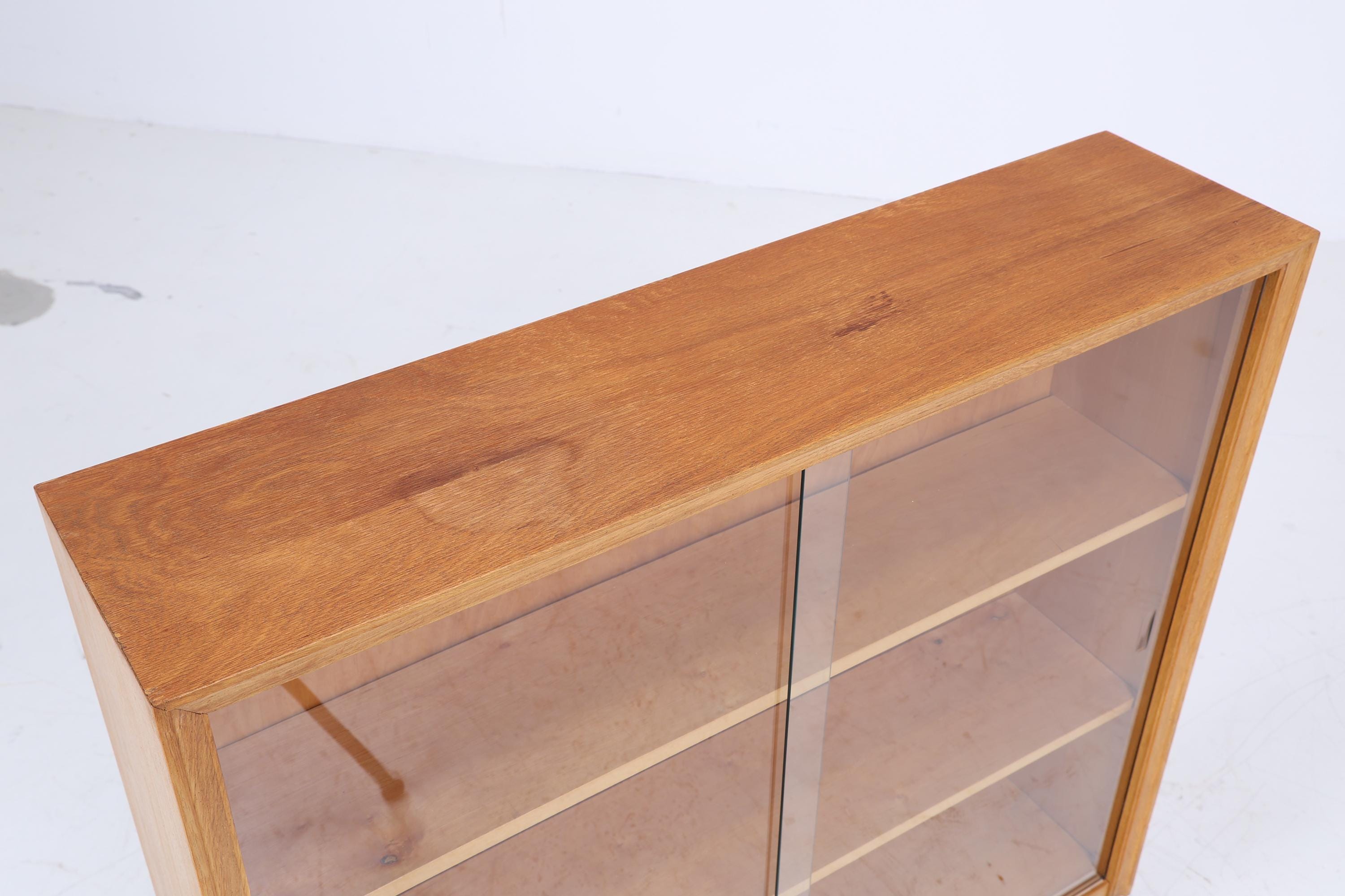 Vintage Kommode mit Glastüren 60er Jahre | Mid Century Vitrine Flur Schrank | Retro 70er Holz 2/2