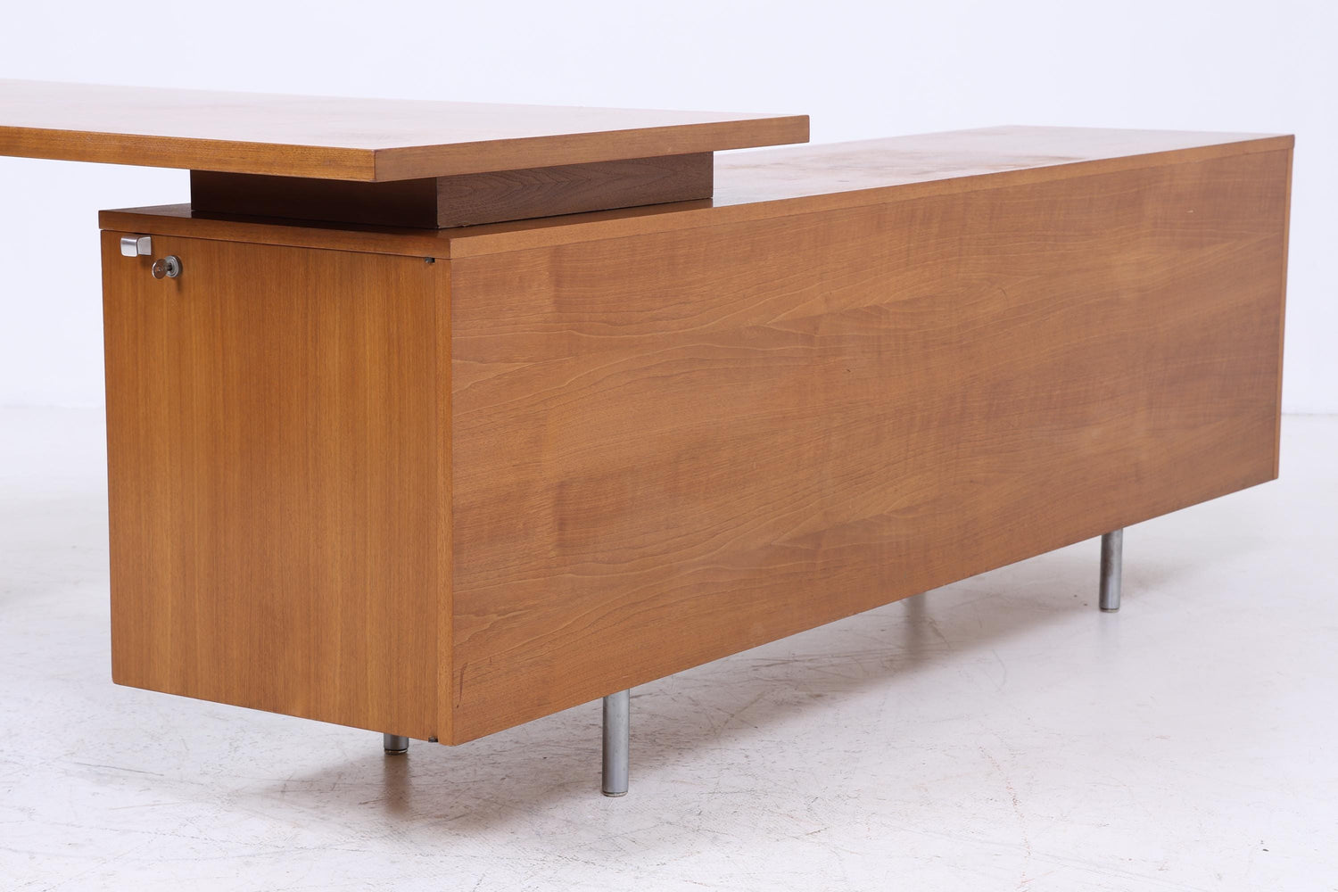 Vintage desk by Hermann Miller for George Nelson | Mid Century work table sideboard free corner retro wood design 60s