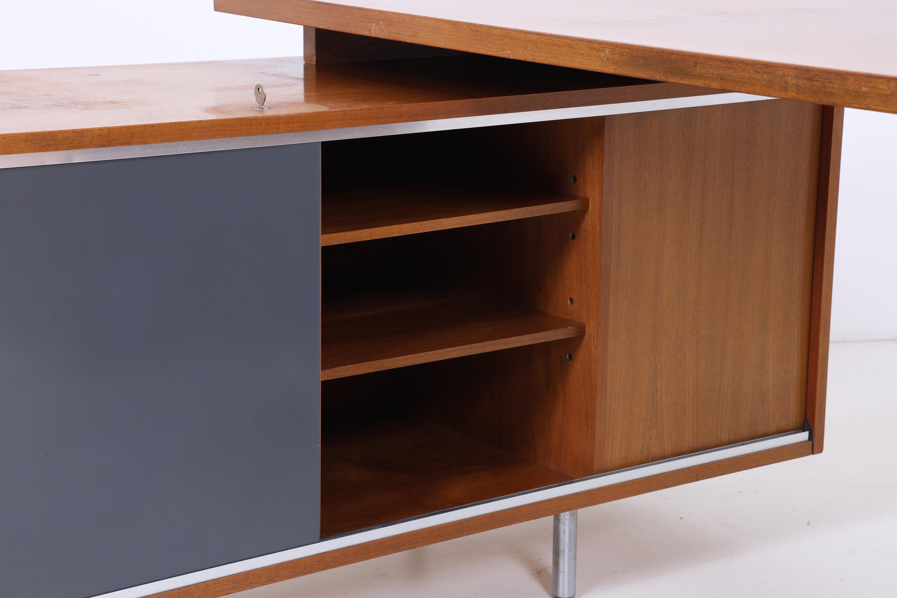 Vintage desk by Hermann Miller for George Nelson | Mid Century work table sideboard free corner retro wood design 60s
