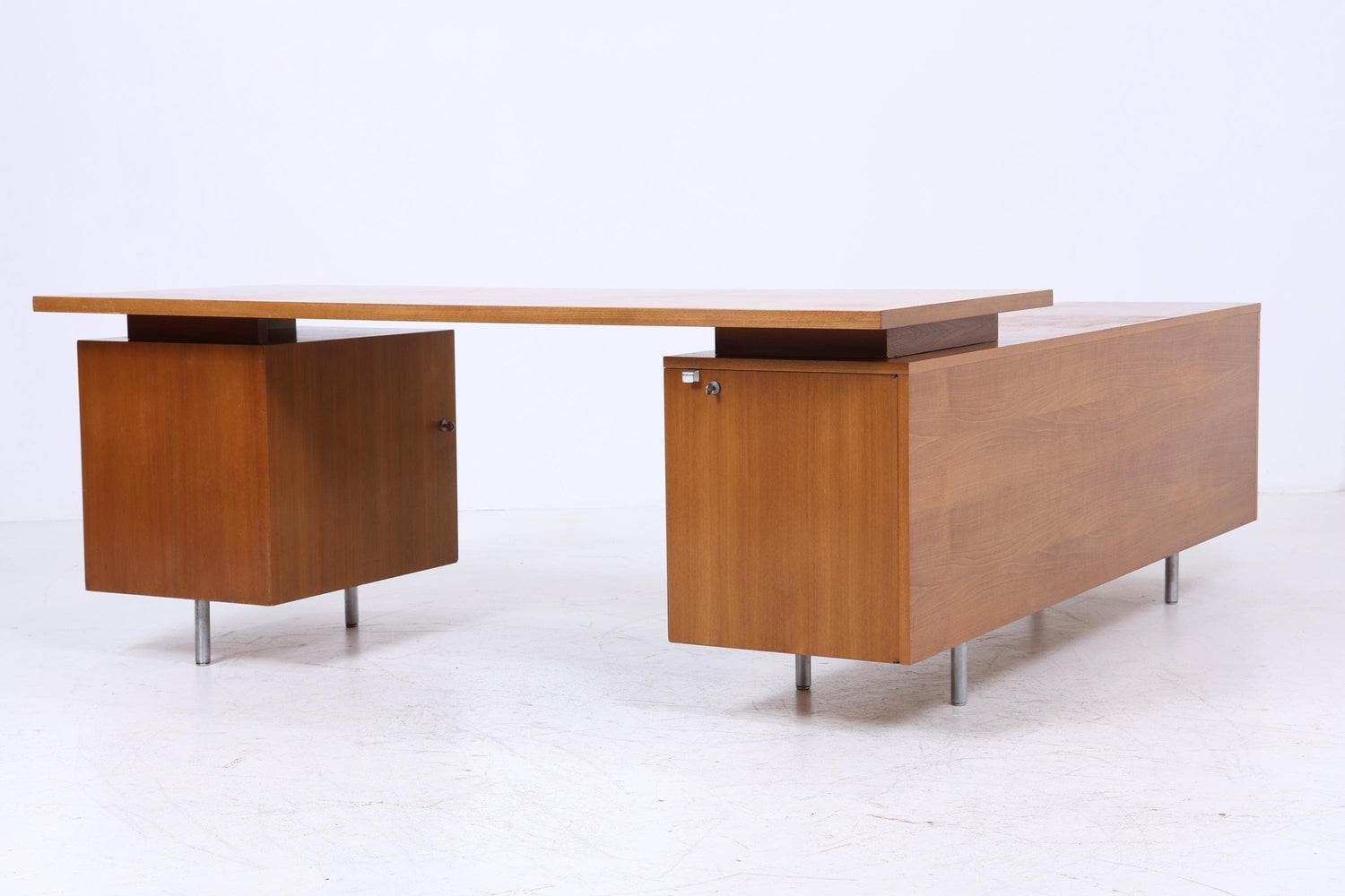 Vintage desk by Hermann Miller for George Nelson | Mid Century work table sideboard free corner retro wood design 60s