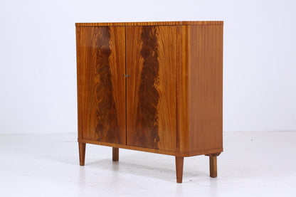 Vintage Wäscheschrank aus Holz | Mid-Century 50er Jahre Schrank mit toller Maserung | 60er Retro Fächerschrank