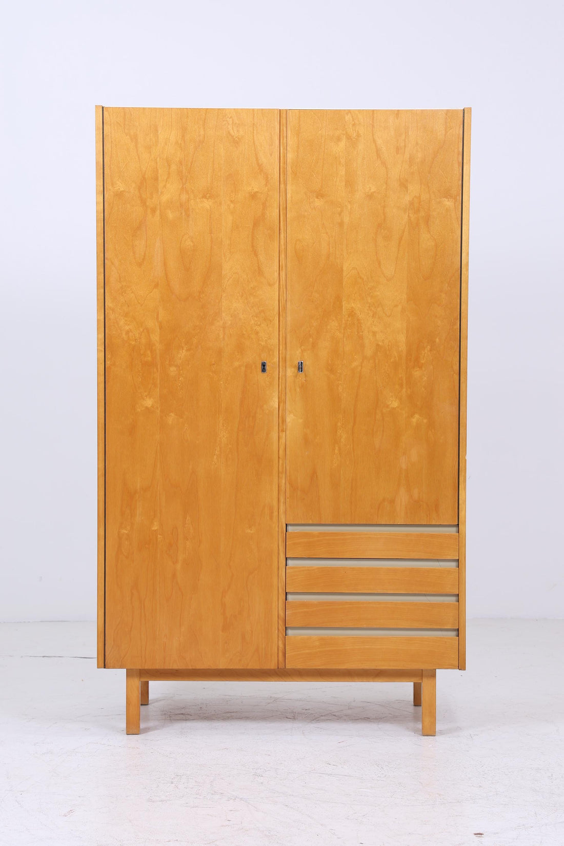 Schöner Hellerau Wäscheschrank 794/1a 60er Jahre | Mid Century Kleiderschrank Fächerschrank aus Eiche Retro 70er