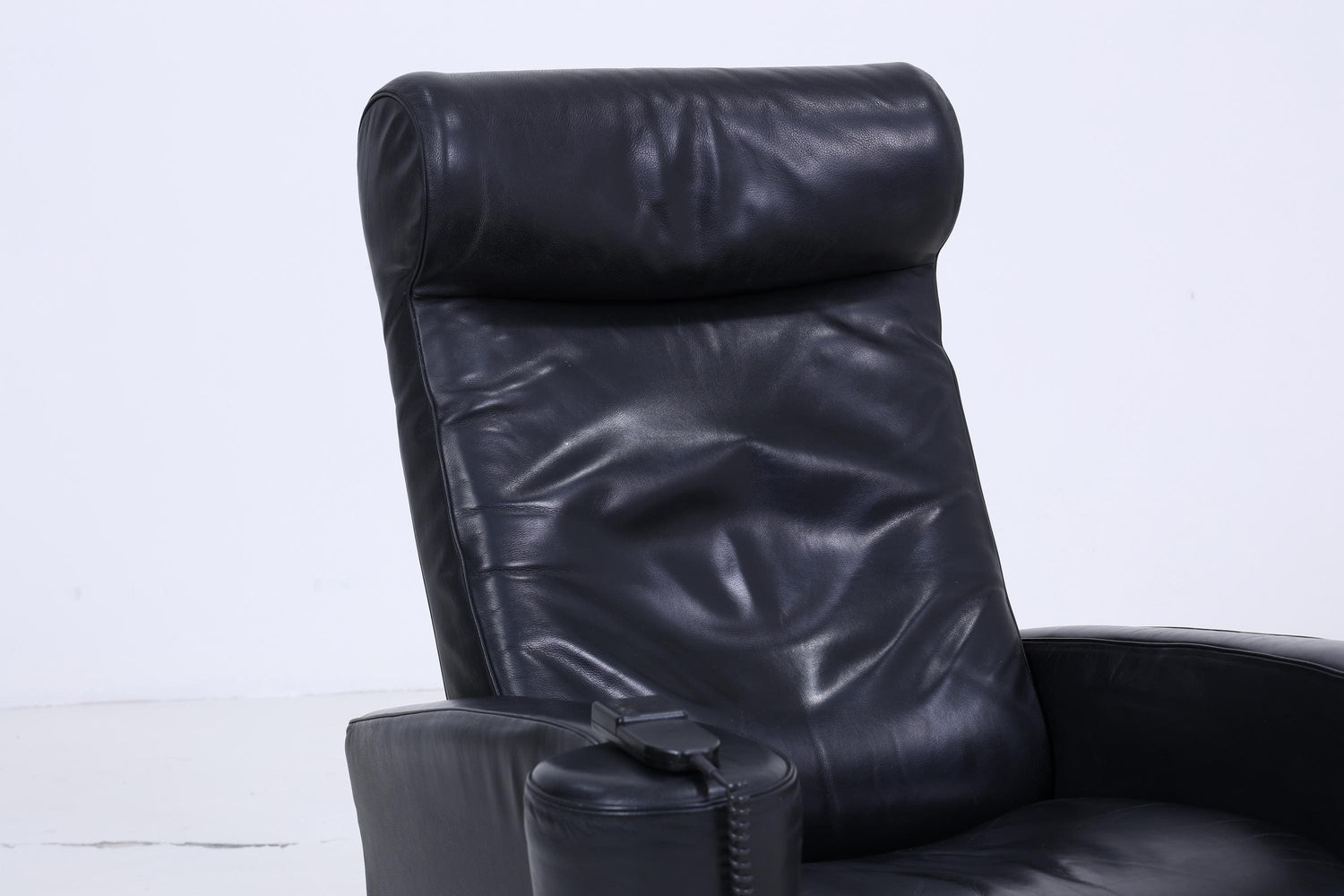 Vintage Leder Sessel mit elektrischer Verstellfunktion | Retro Chair Sessel Schwarz