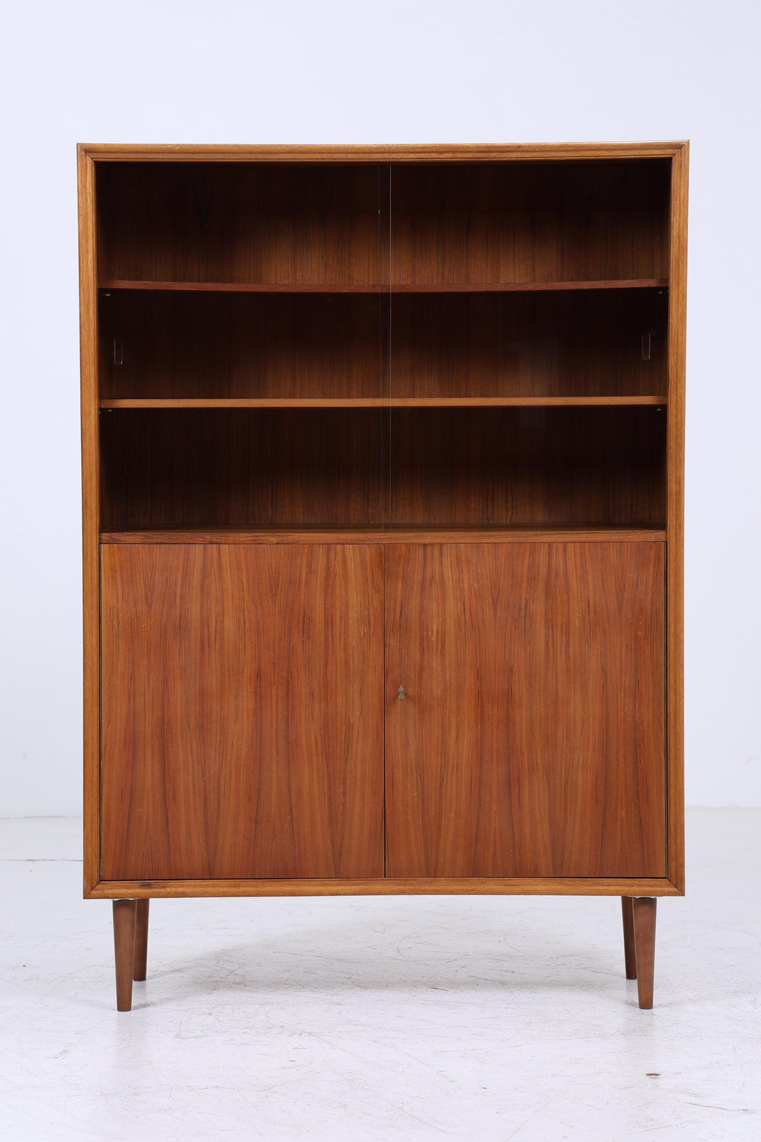 Vintage Nussbaum Vitrine 60er Jahre | Mid Century Glas Schrank Retro Regal Holz Aufbewahrung